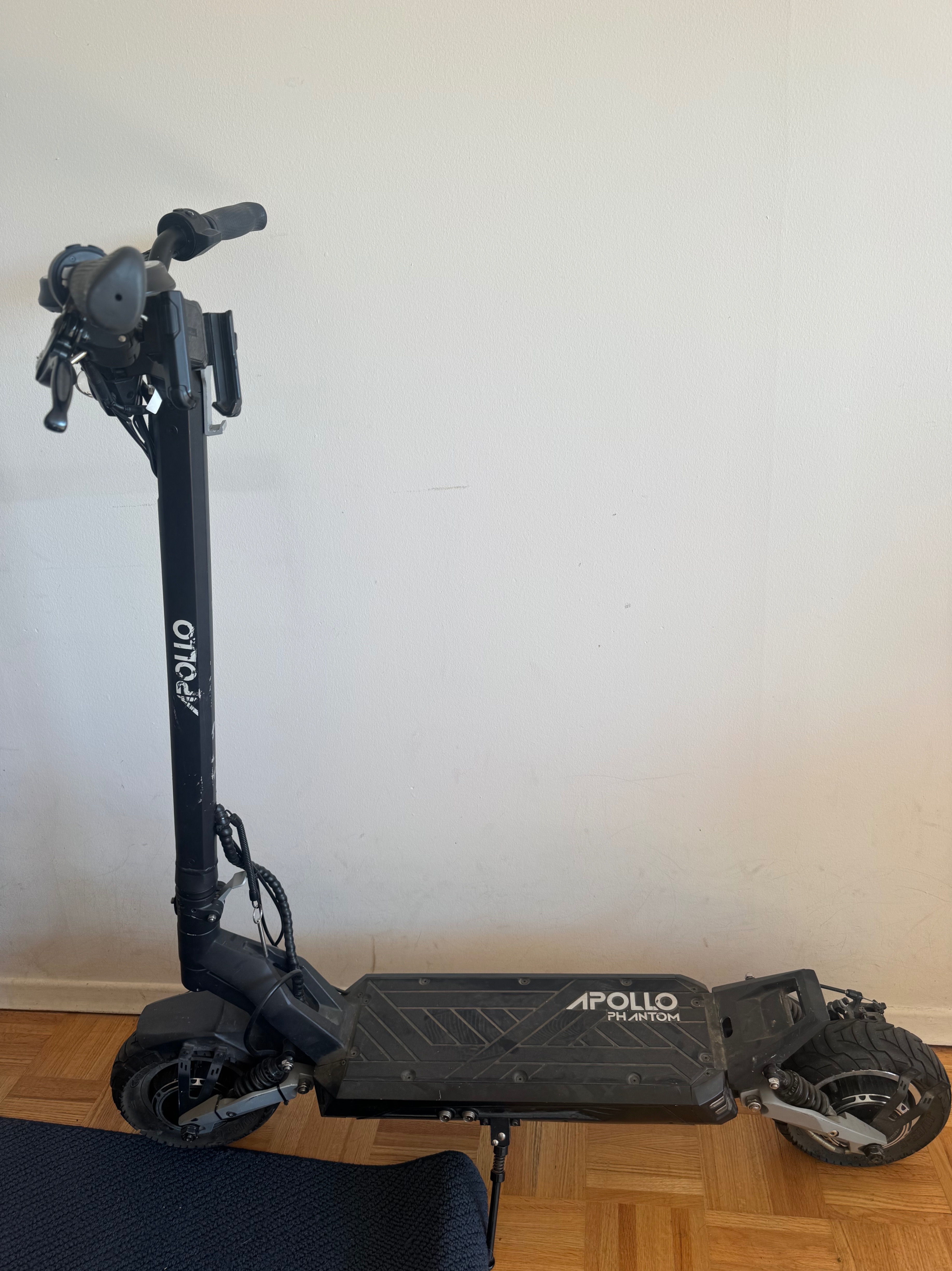 Apollo Phantom 2.0 Electric Scooter