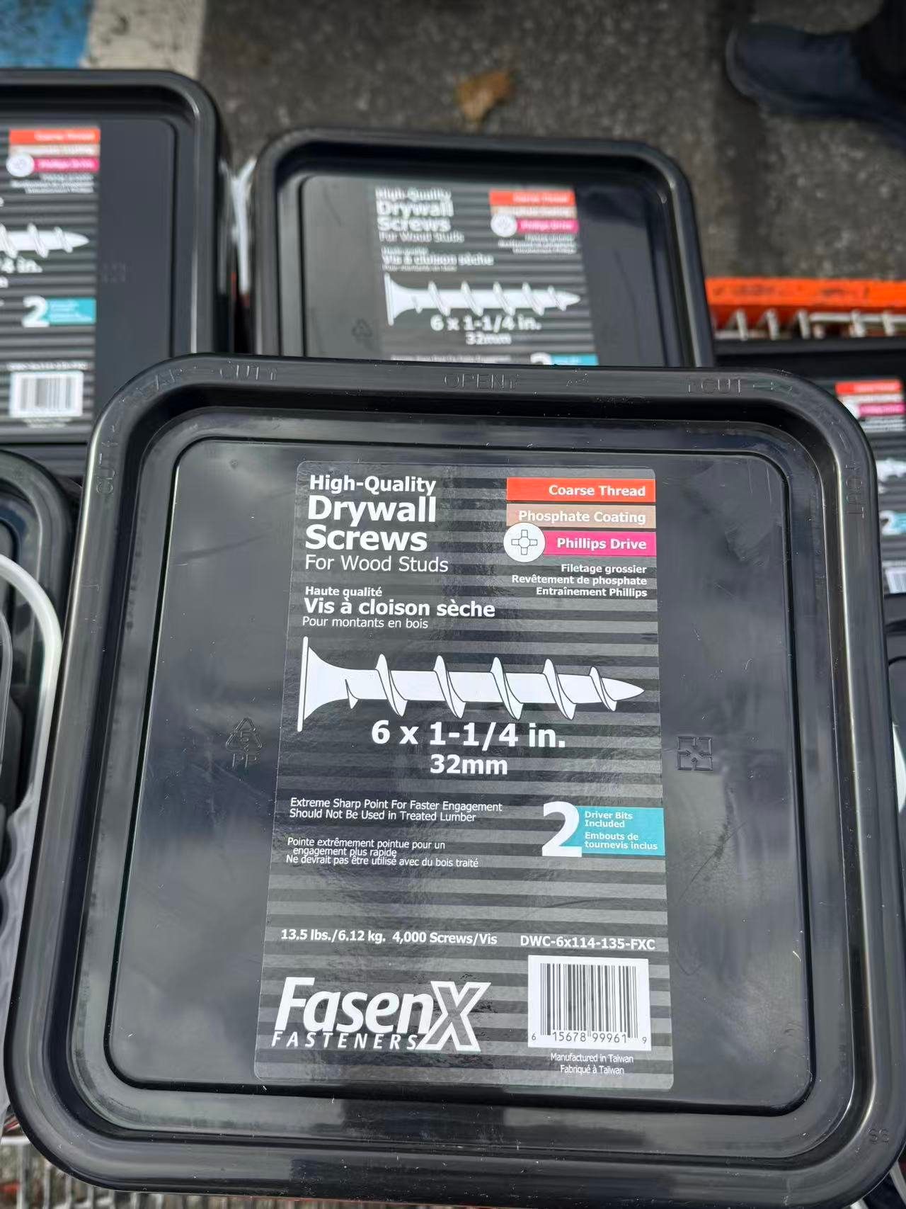Drywall screws 6 x 1-1/4 inch, 4000 pcs - $30 each