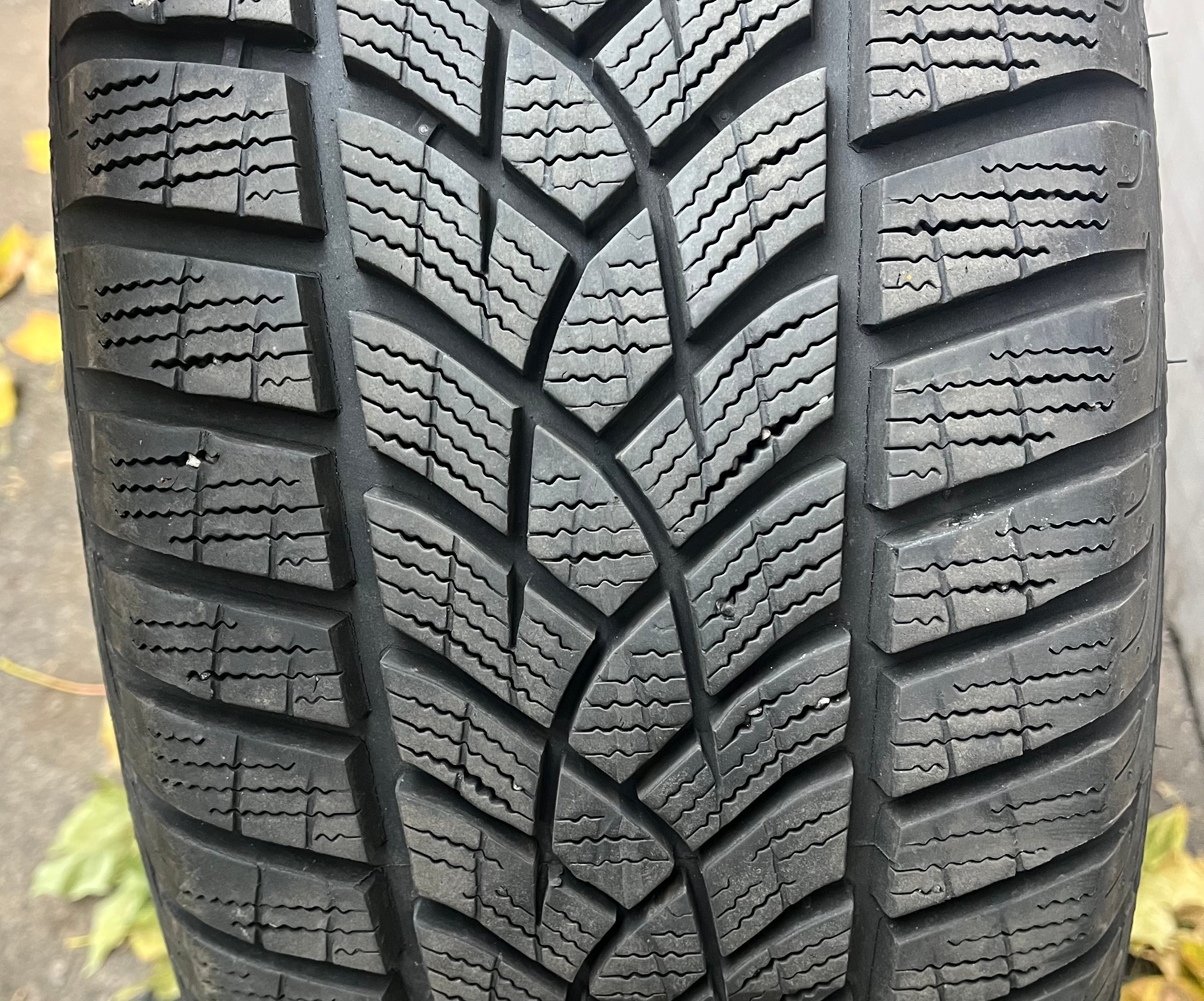 Winter Tires on Rims – 215/60R16 - Great Condition - photo 4