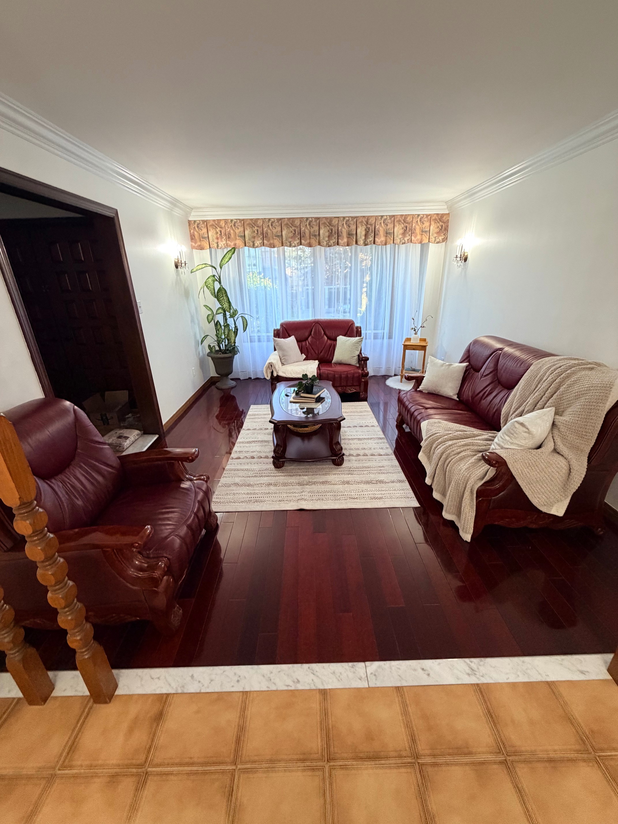 Solid Wood & Genuine Leather 3-Piece Sofa Set – Burgundy
