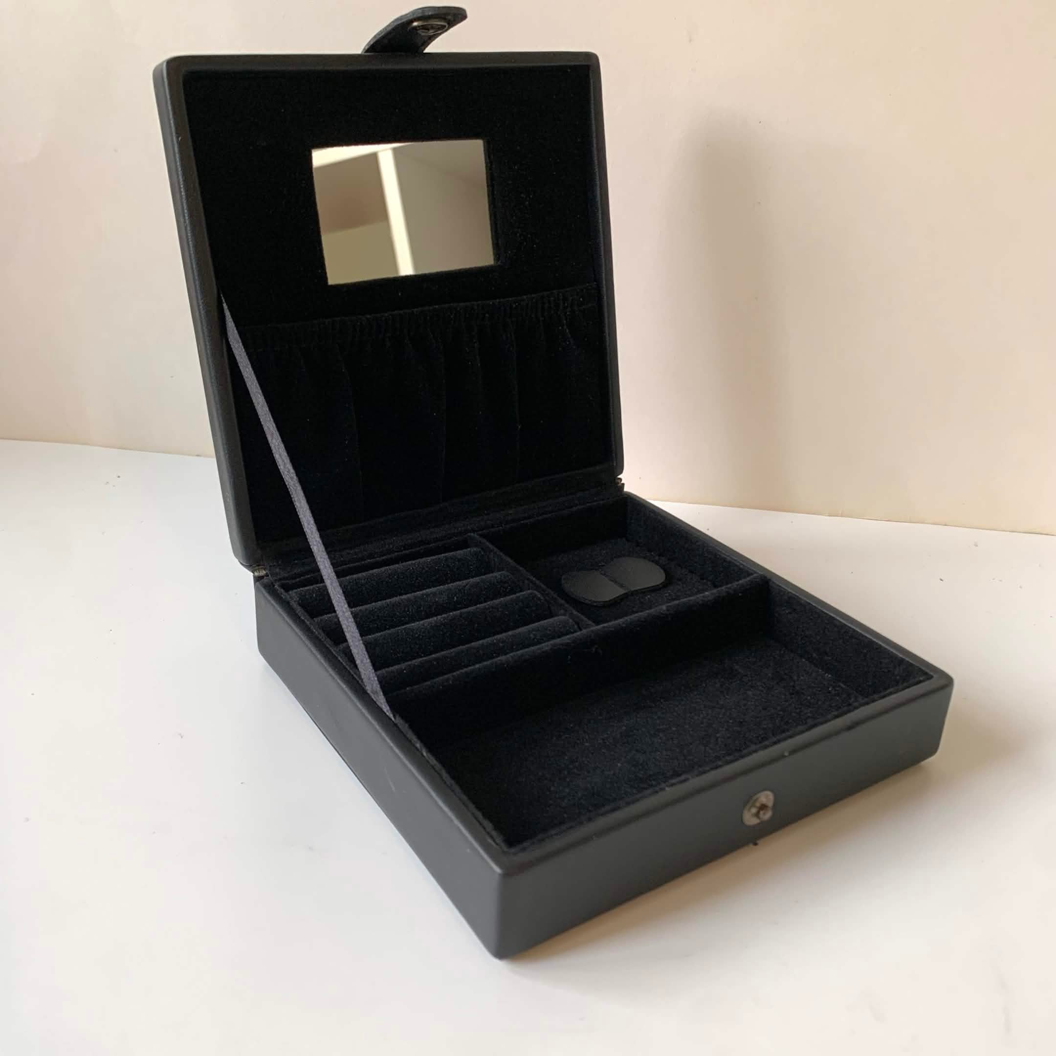 Travel Jewelry Case - photo 3