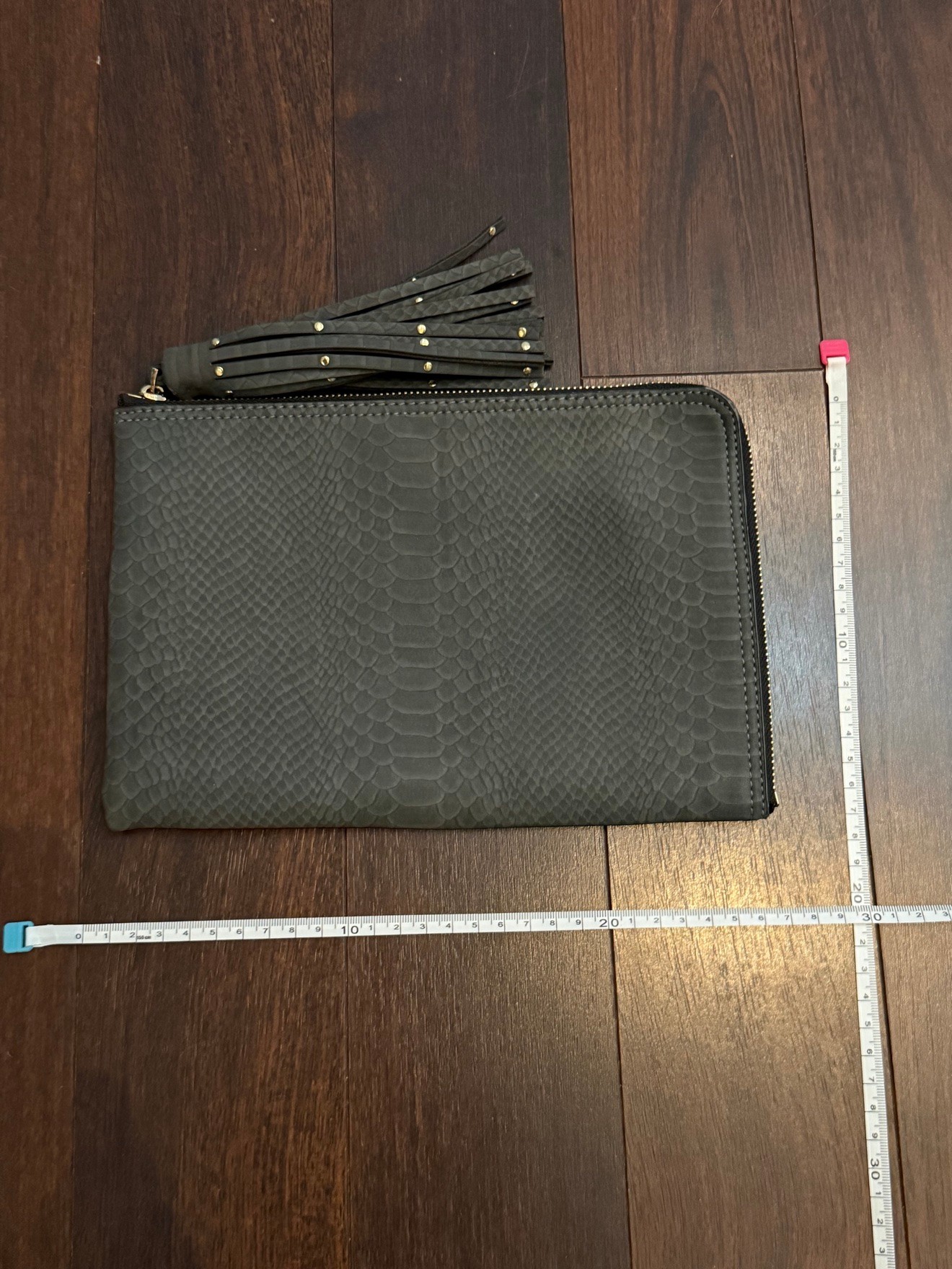 Gray Snakeskin Clutch with Tassel Wristlet — Used