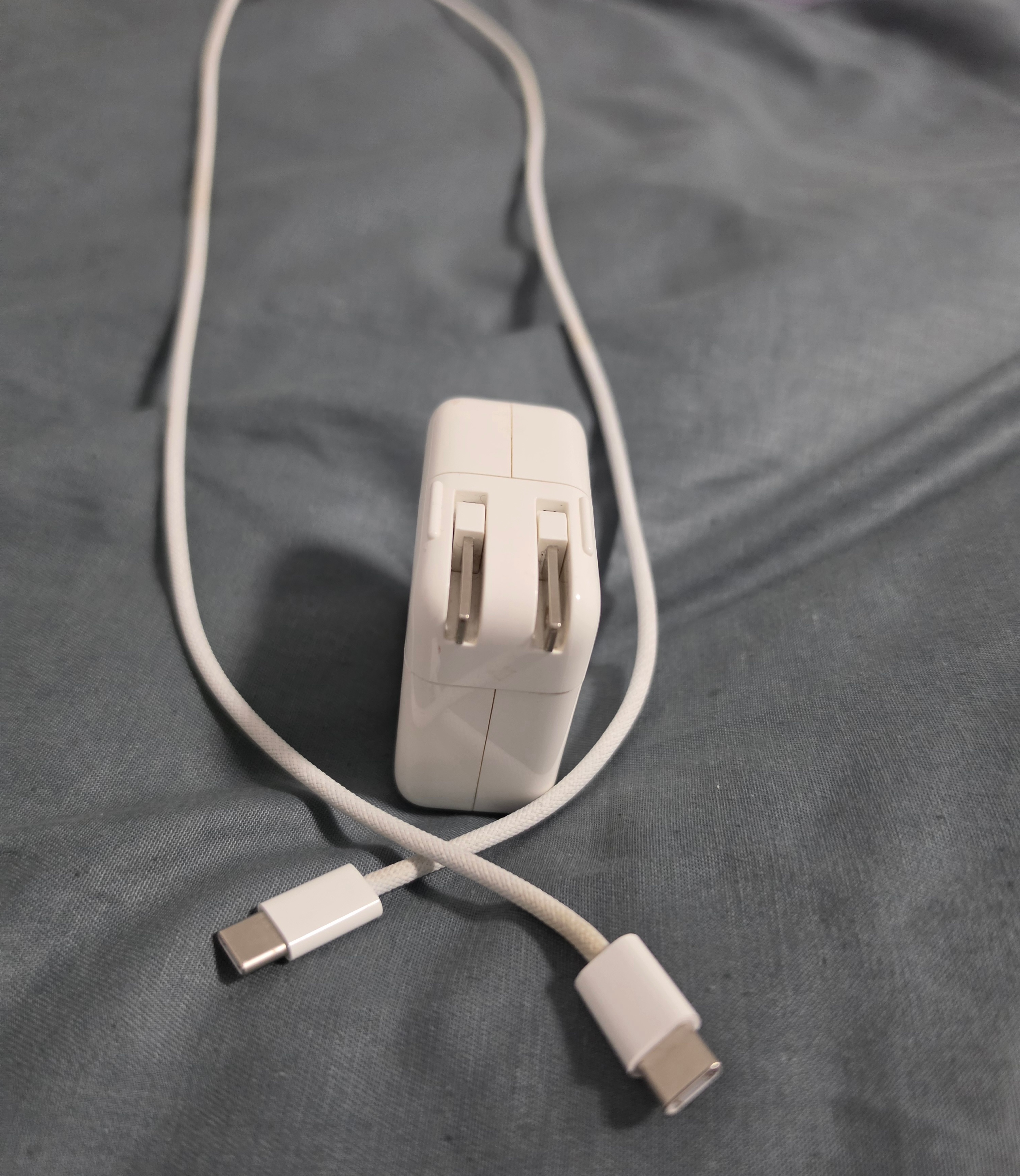 Apple 30W USB-C Power Adapter + Braided USB-C Cable – Genuine - photo 3