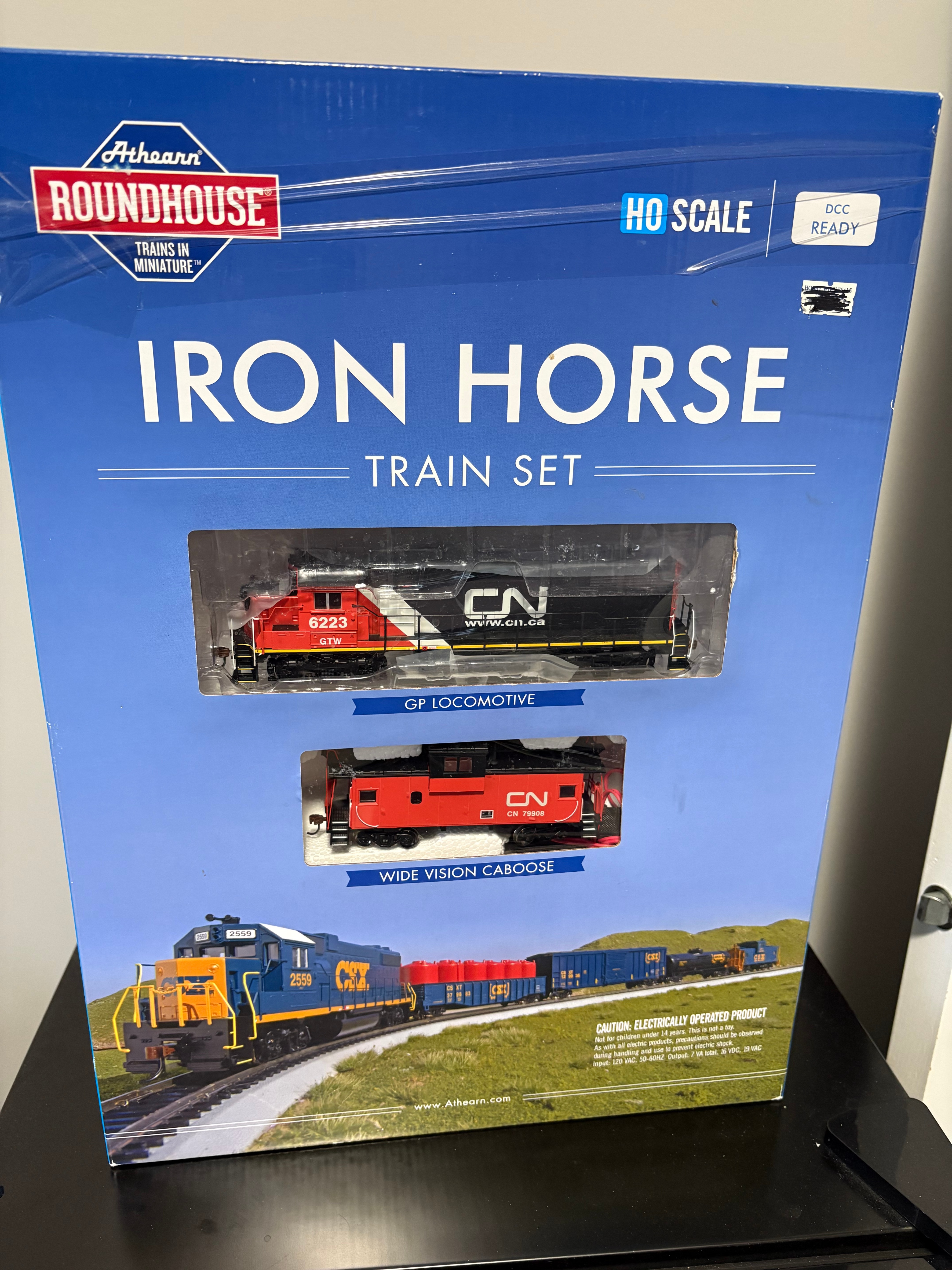 Roundhouse Iron Horse CN Train Set