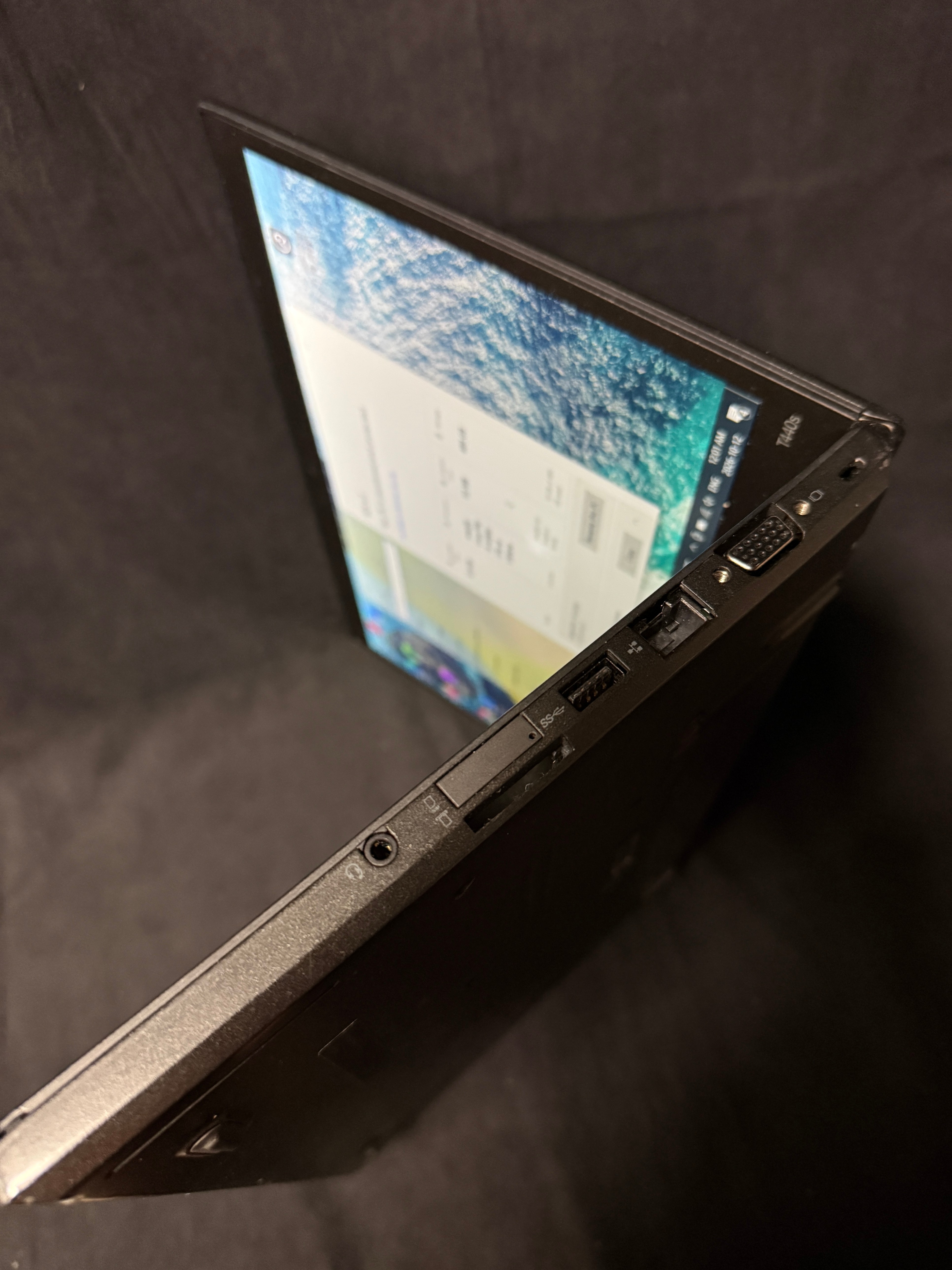 $30 As Is - Lenovo ThinkPad T440s Laptop - photo 3