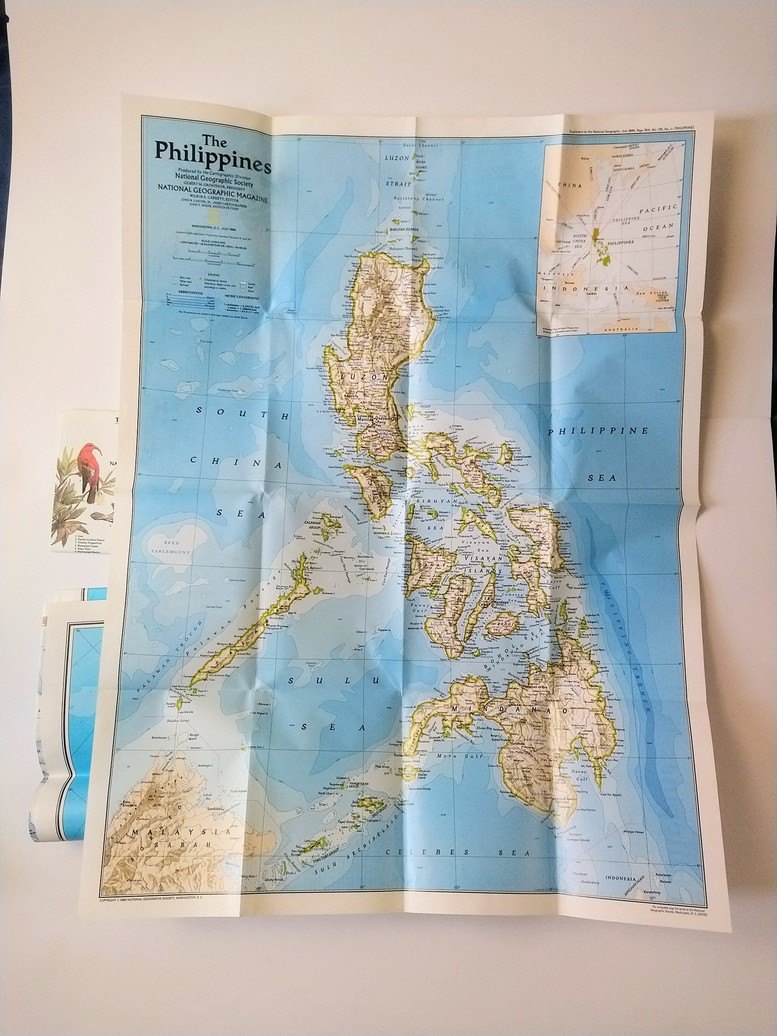 vintage National Geographic Maps! - photo 2