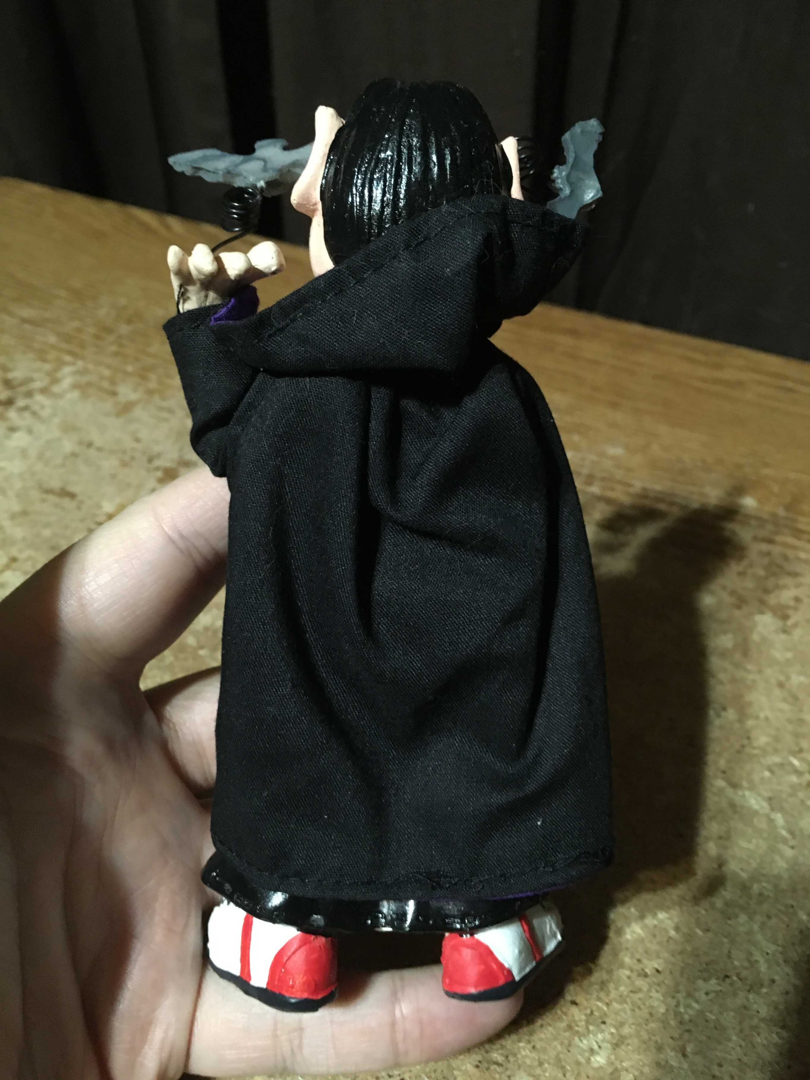 2002 AVON BOBBLE DRACULA VAMPIRE PUMPKIN BATS HALLOWEEN FIGURE - photo 3
