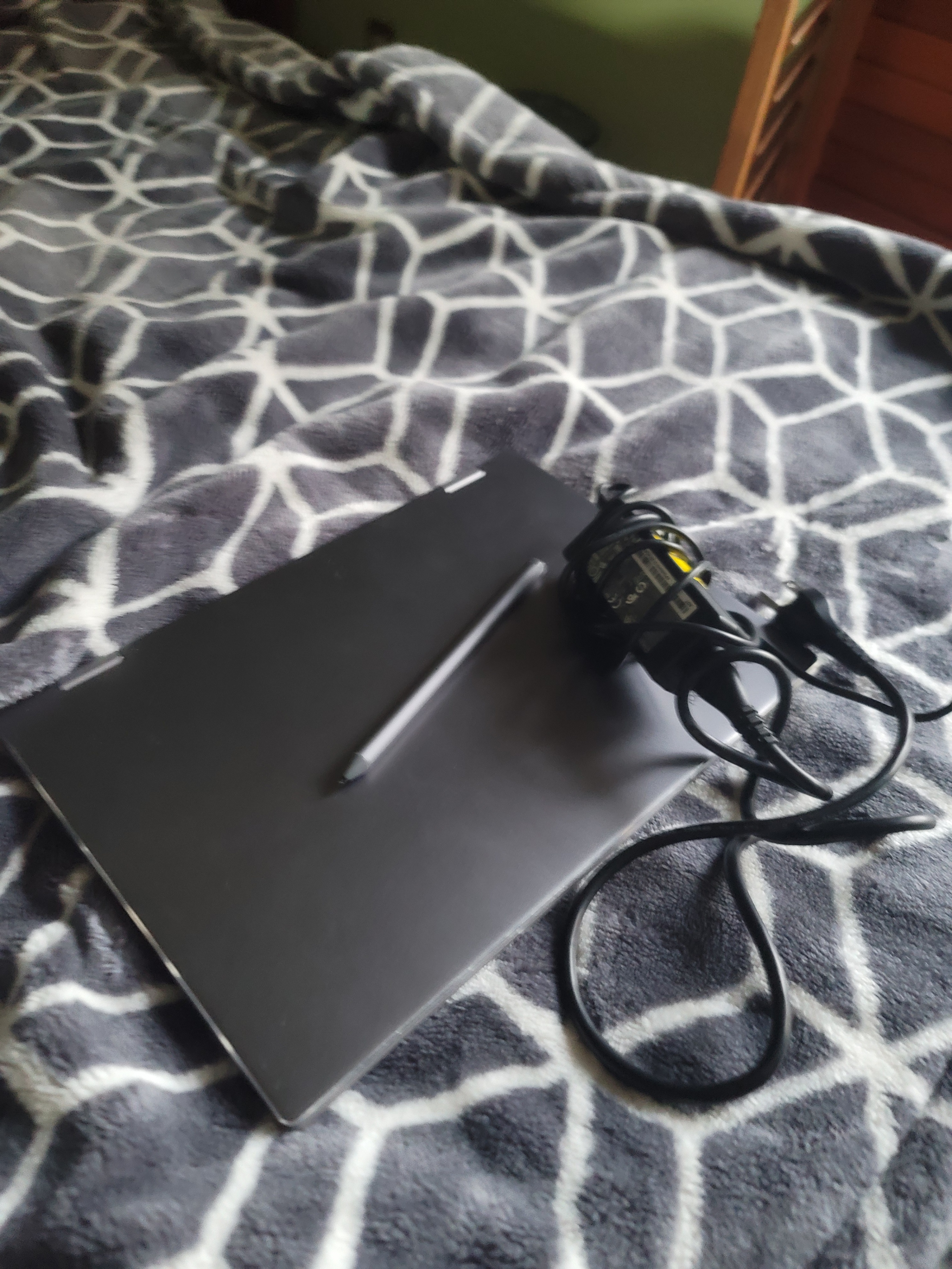 Acer Chromebook Spin 513 + Stylus & Charger (Snapdragon Variant) - photo 3