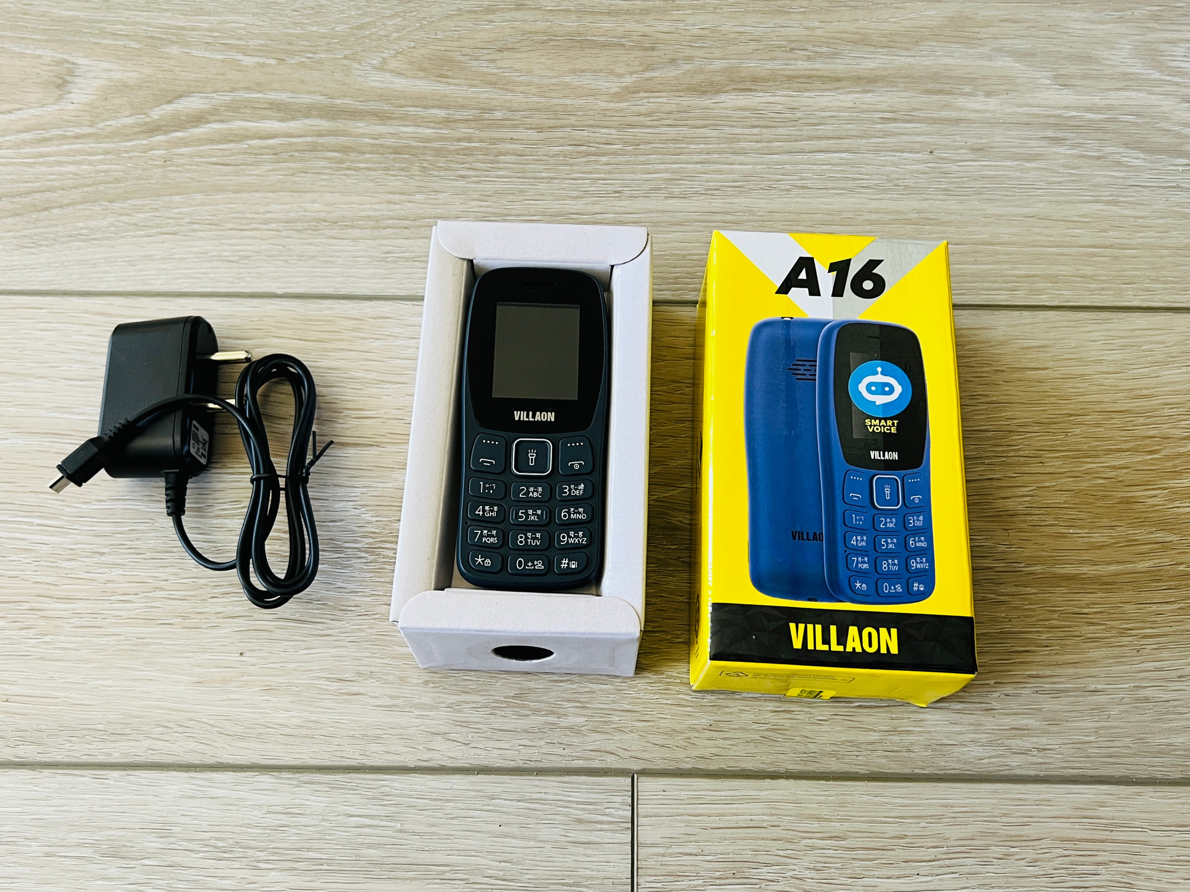 Keypad phone with charger (New) - photo 2