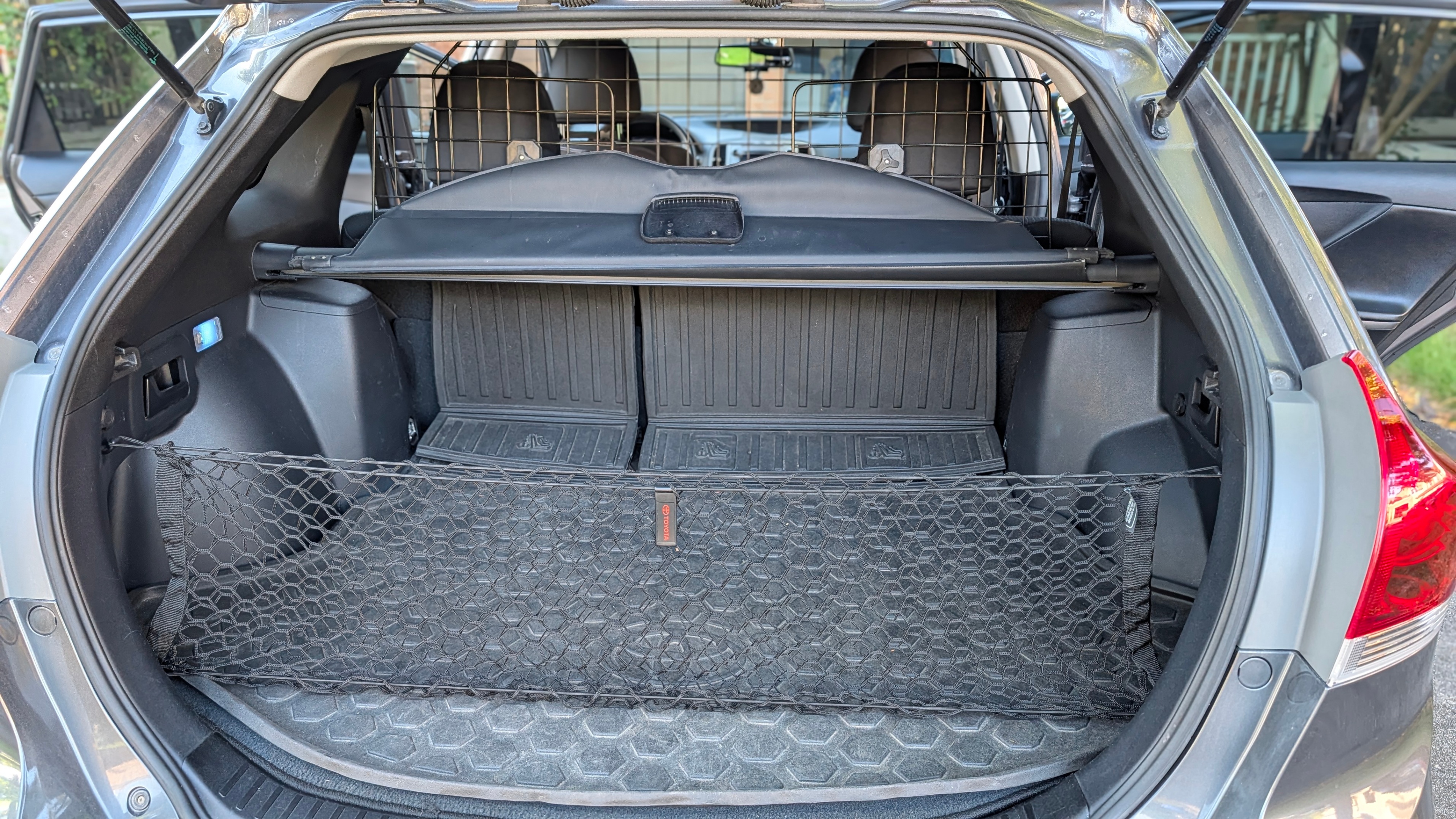 2009-2016 Toyota Venza - Rubber Cargo Floor Mat + Seat Cover - photo 2