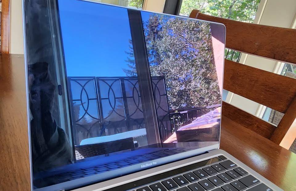 Apple MacBook Pro 13-inch 2022 - photo 2