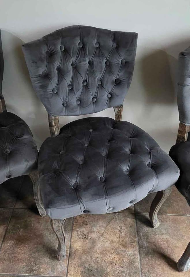 Set of 4 Chairs - Barely Used - photo 5