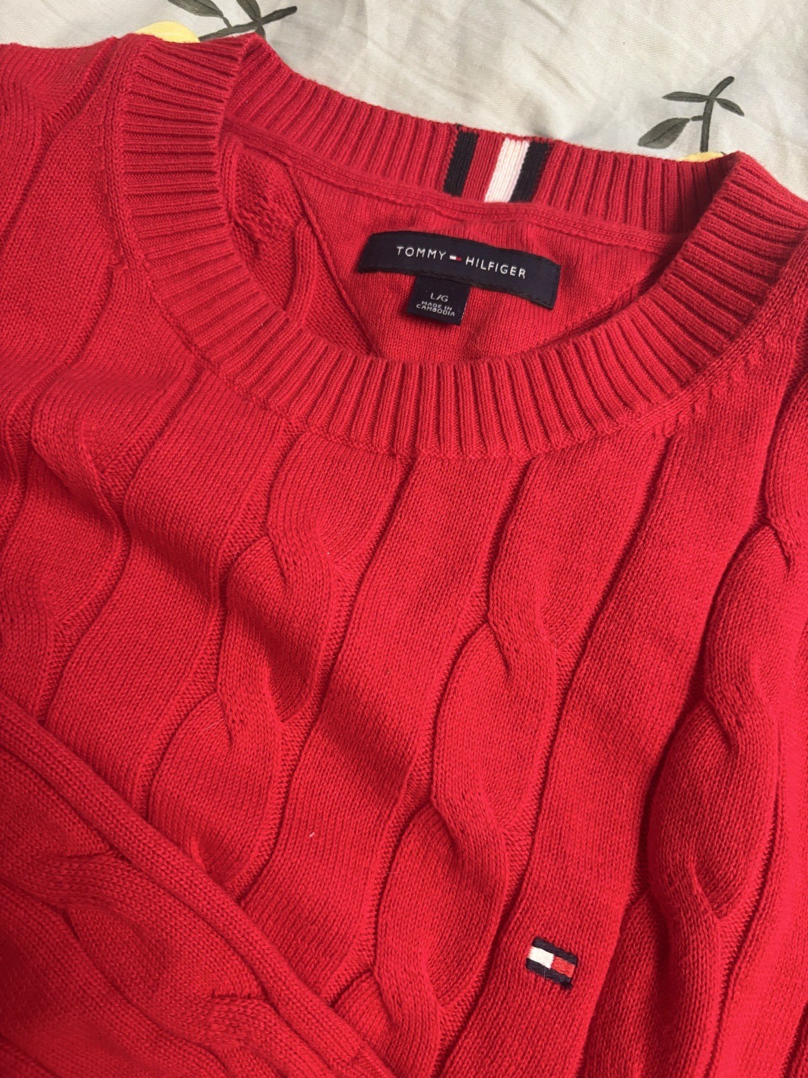 Tommy Hilfiger red cable-knit sweater — size L (like new) - photo 2