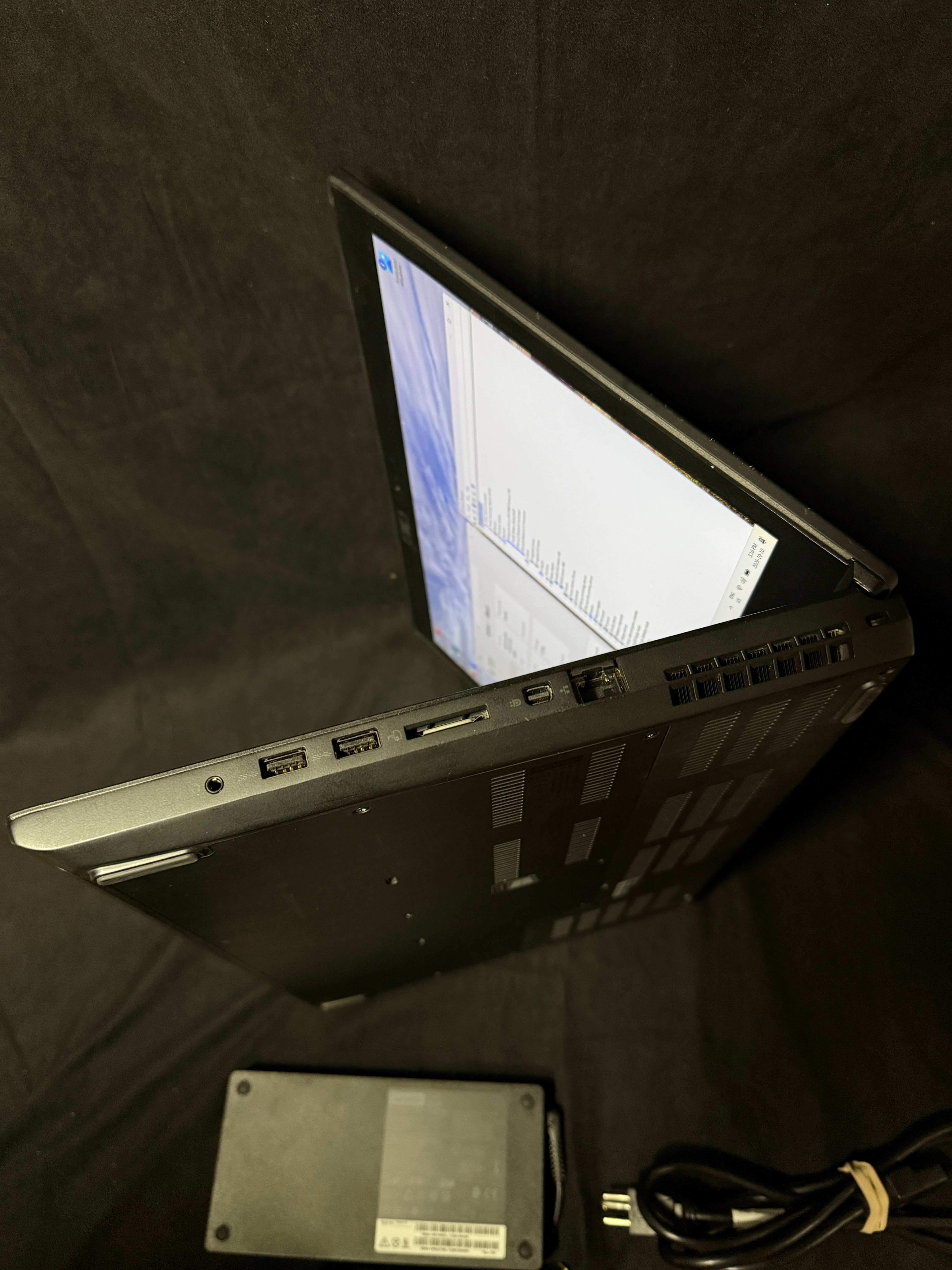 OK... THIS IS MY BEST!  Refurbished as is - Lenovo ThinkPad P72 - photo 4