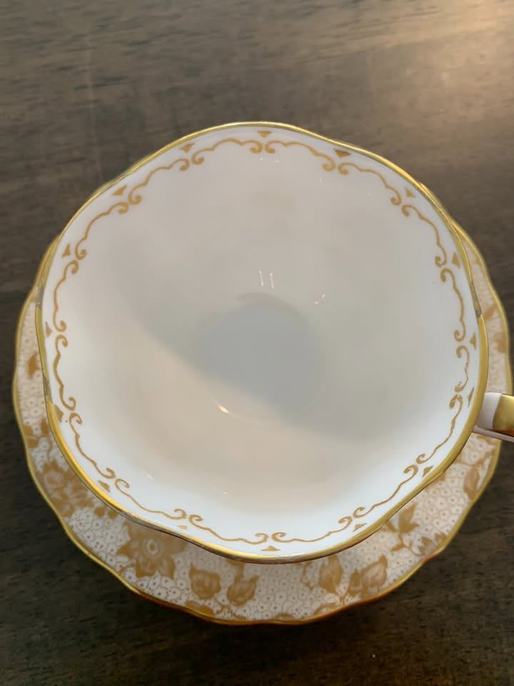 Royal Chelsea Gold Floral Tea Cup and Saucer Set - photo 4