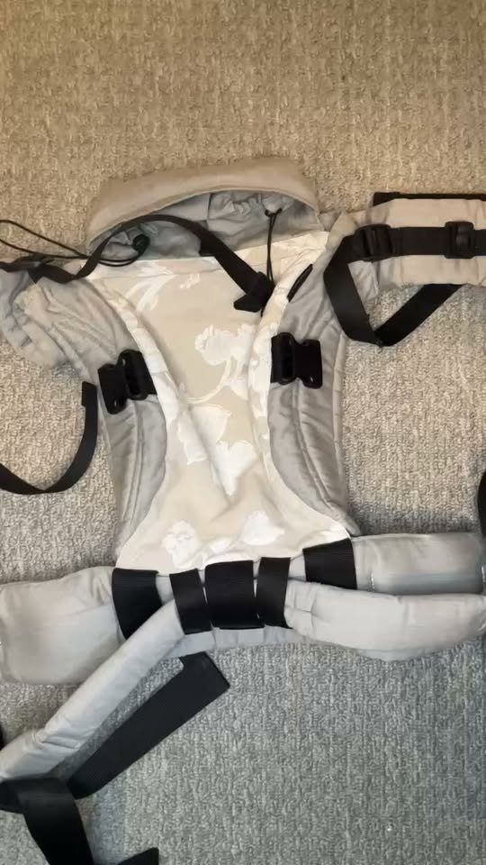 LIKE NEW Grey Fabric Baby Carrier - brand Topatop - model baby - photo 3
