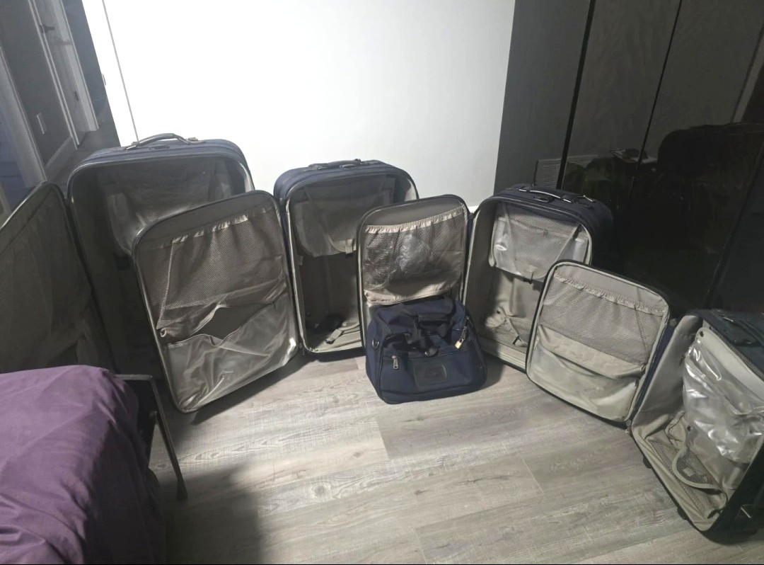 Samsonite 5-Piece Navy Blue Luggage Set - photo 2