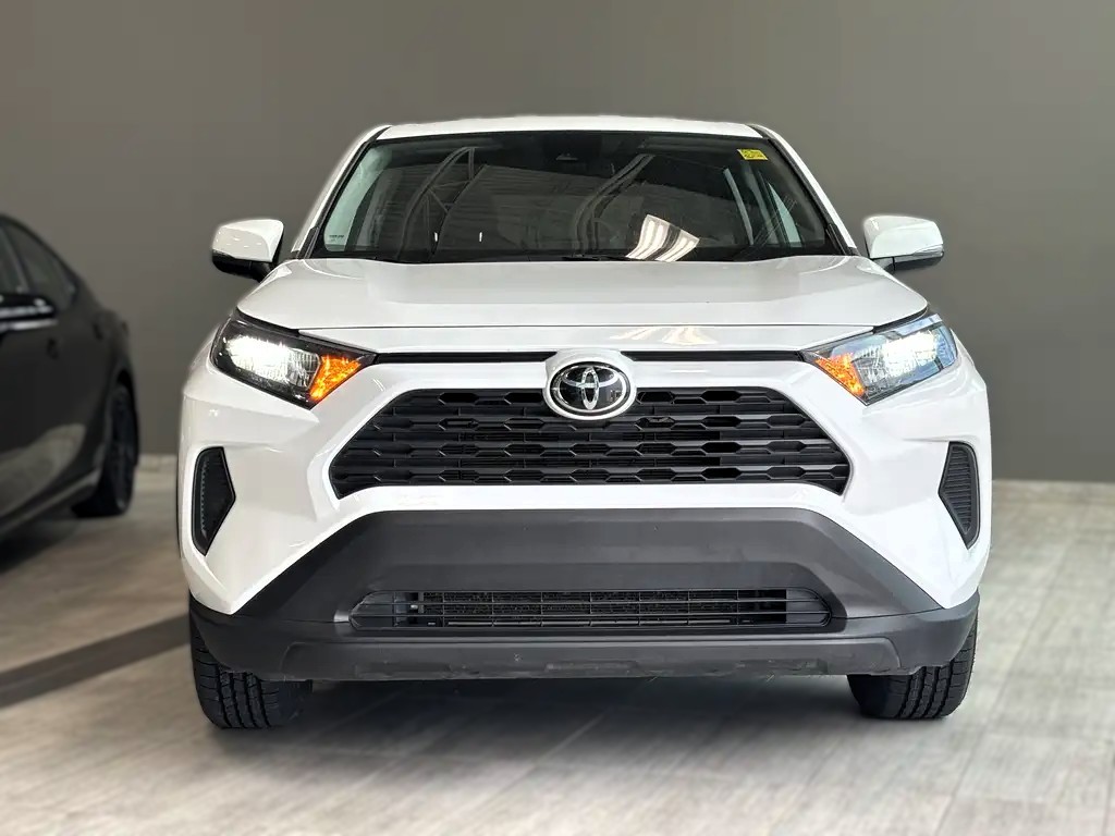 2025 Toyota RAV4 - photo 2