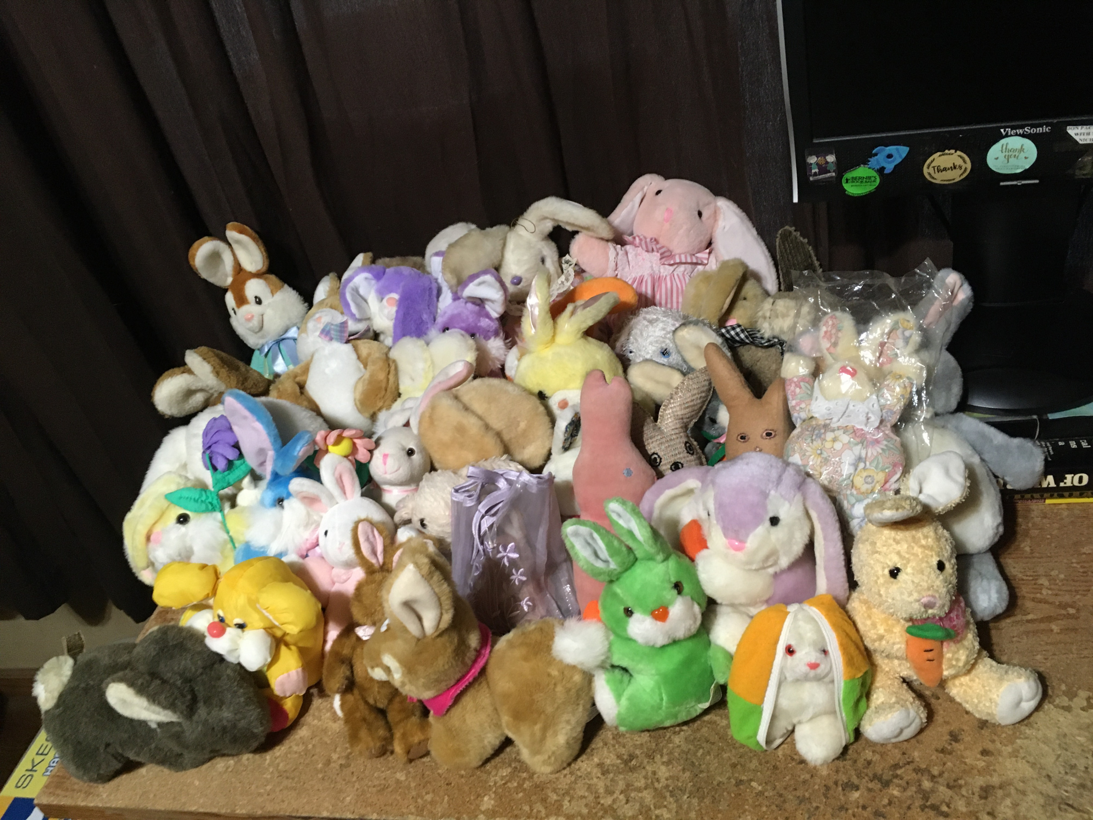 LOT OF 37 BUNNY RABBIT PLUSH BEANIE EASTER RUSS BERRIE APPLAUSE