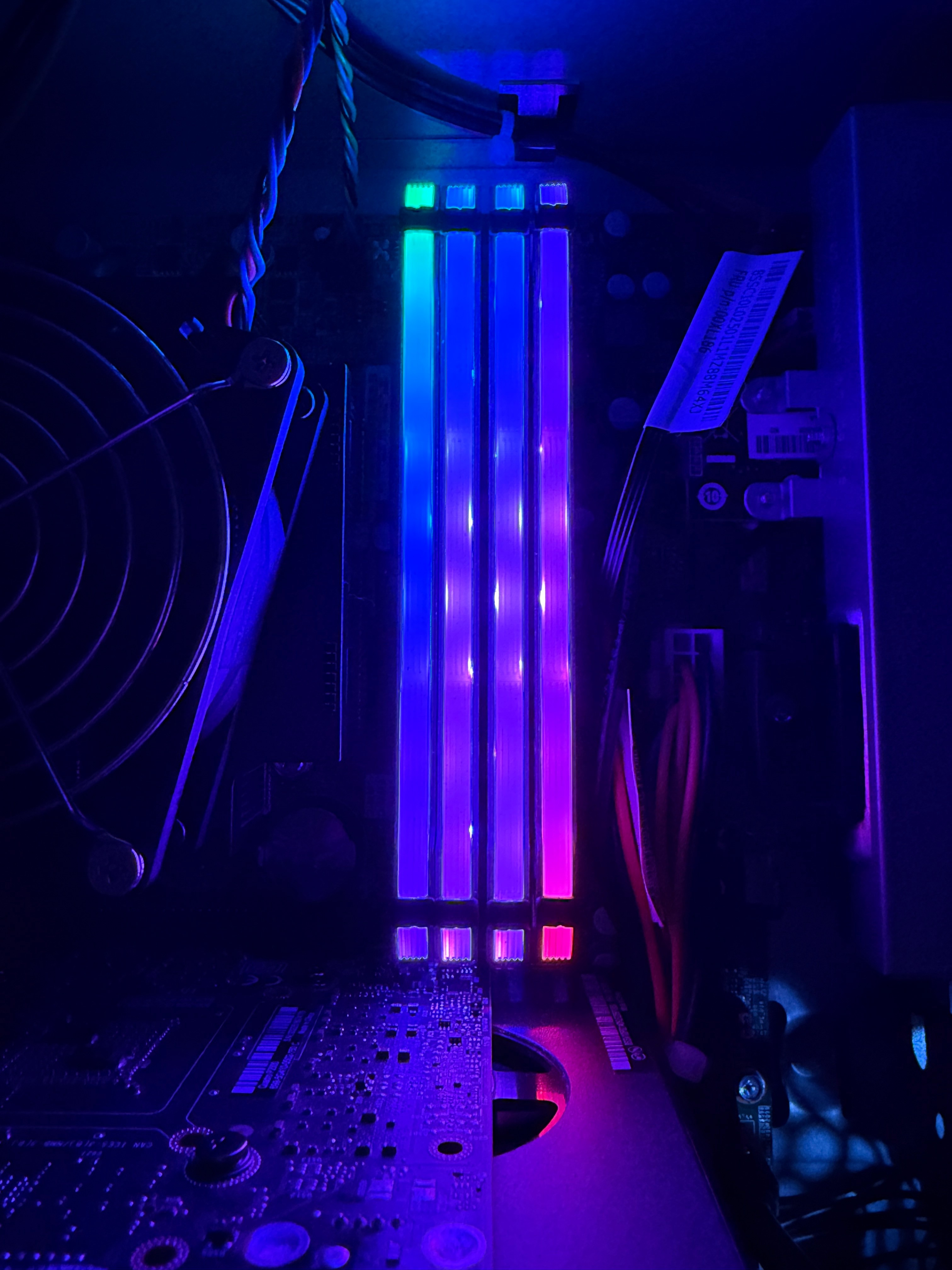 USED - Corsair Vengeance RGB Pro DDR4 32GB RAM Kit - photo 5