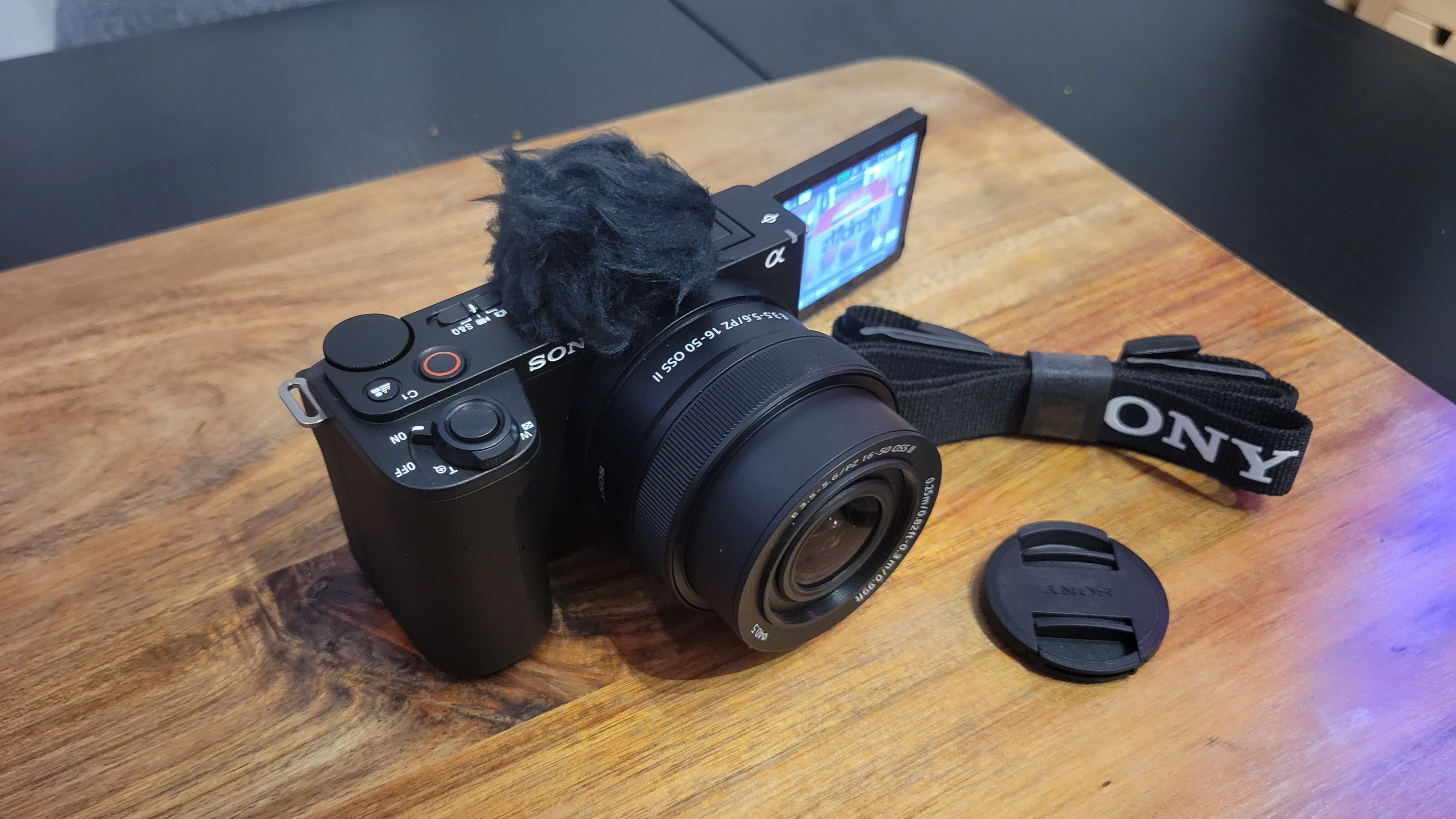 Sony ZV-E10 Mark 2 Camera with 16-50mm Lens - photo 4