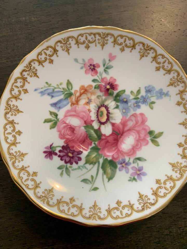 Crown Staffordshire Fine Bone China Tea Cup and Saucer - photo 2
