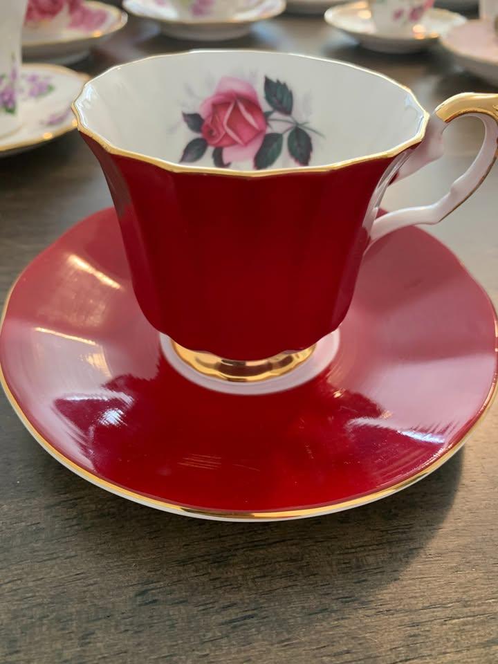 Elizabethan Staffordshire Fine Bone China Teacup and Saucer