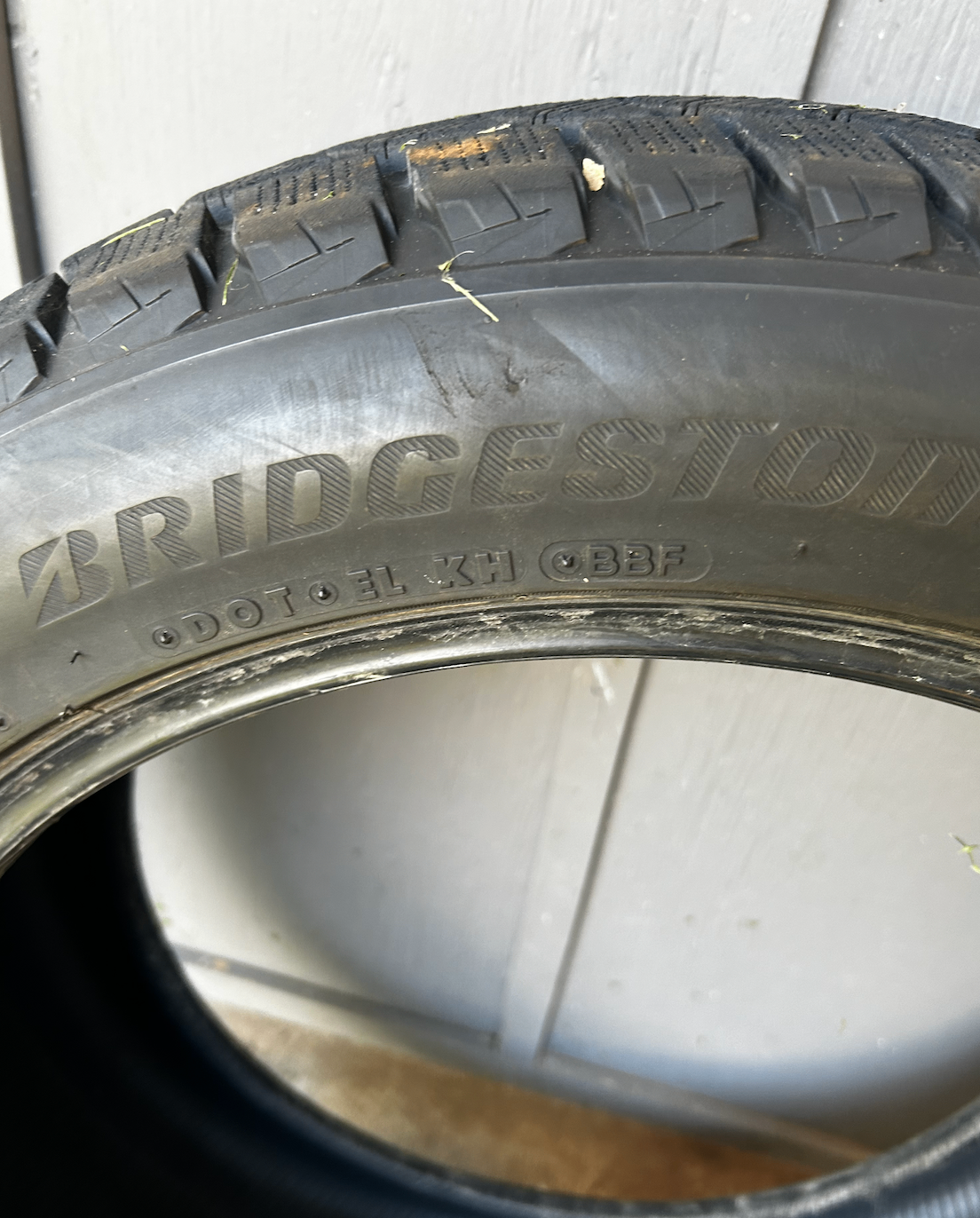 BRIDGESTONE BLIZZAK SNOW TIRES P245/50R20