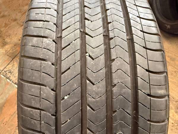 1 x single 235/40/18 91W M+S Goodyear eagle Sport A/S with 85% - photo 2