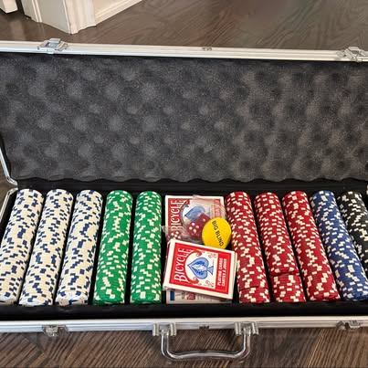 Poker Chip Set - 500 Chips in Aluminum Case, with Cards & Dice