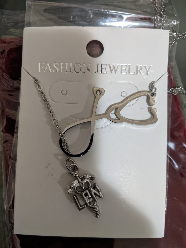 4 fashion jewelries, NEW, $5 each - photo 2
