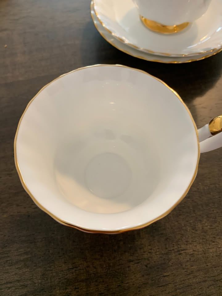 Royal Albert Val Dor Teacups and Saucers - photo 5
