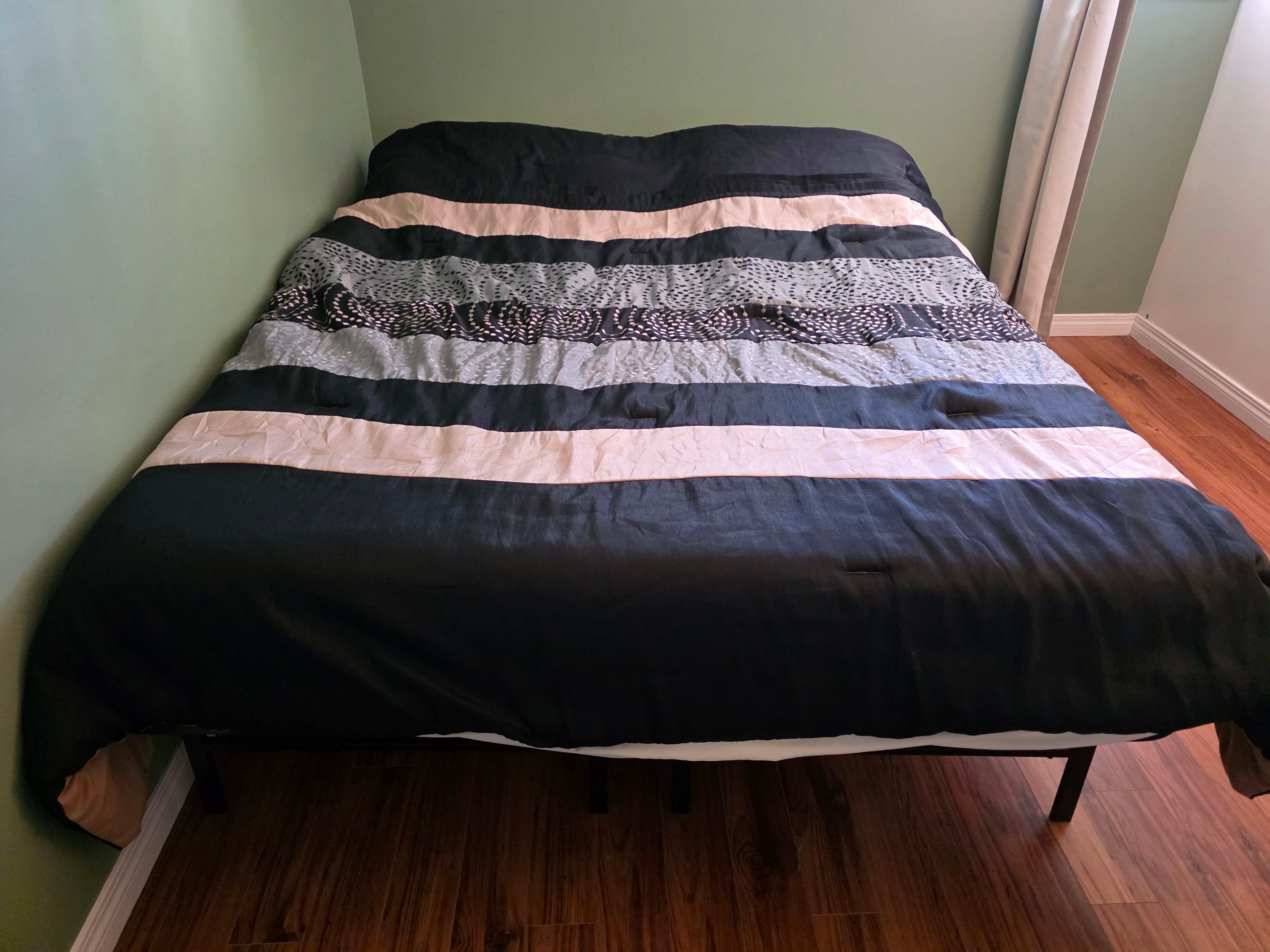 Queen Memory Foam Mattress (9") + Metal Platform Bed Frame - photo 3