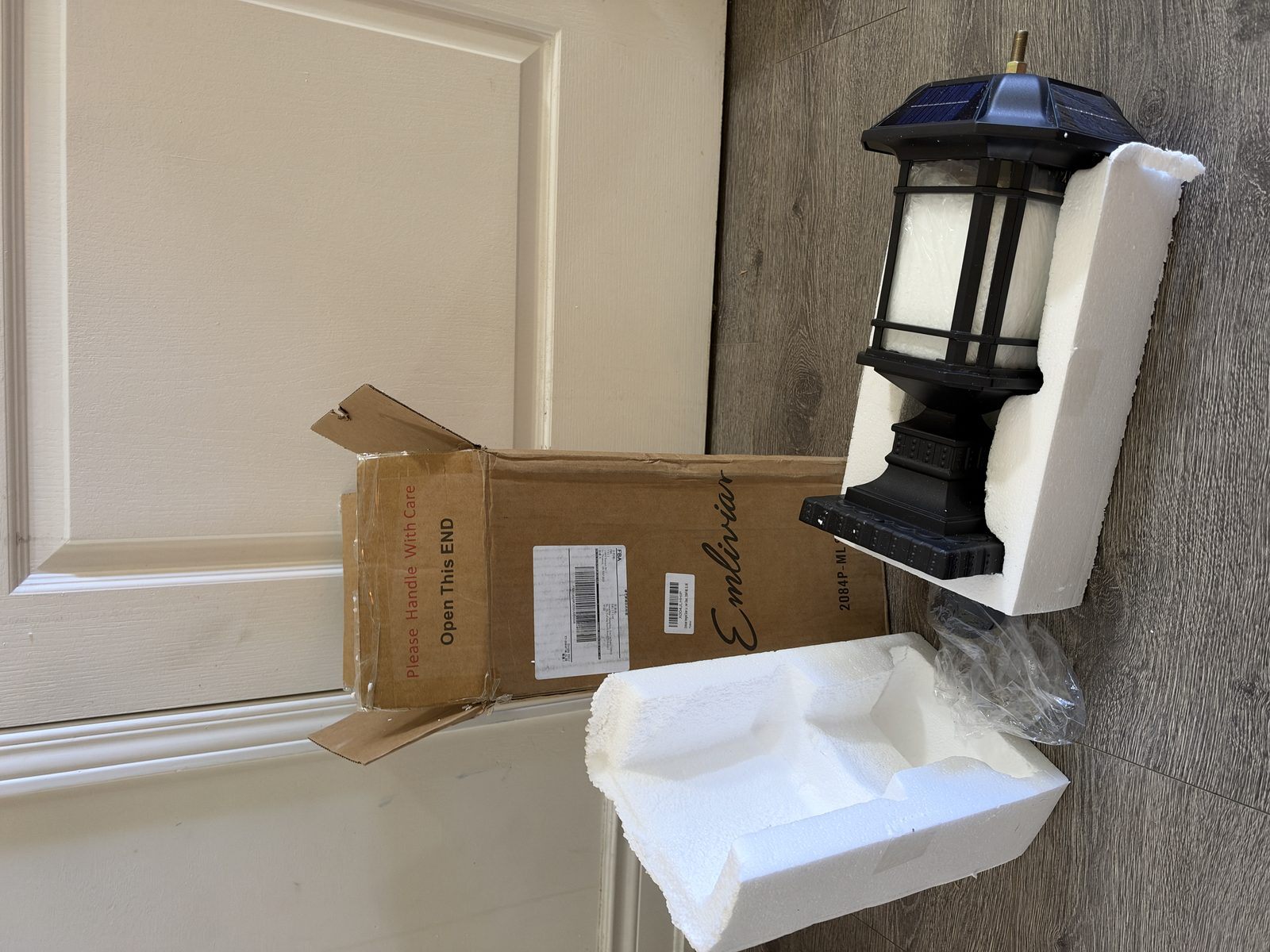 Emliviar outdoor light