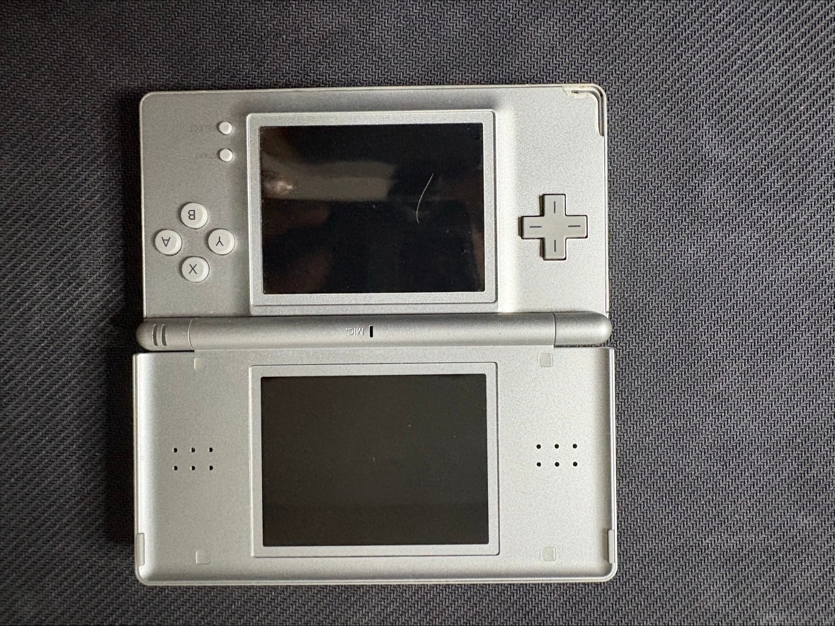 DS Lite Bundle - Boxed + 7 Games - photo 2