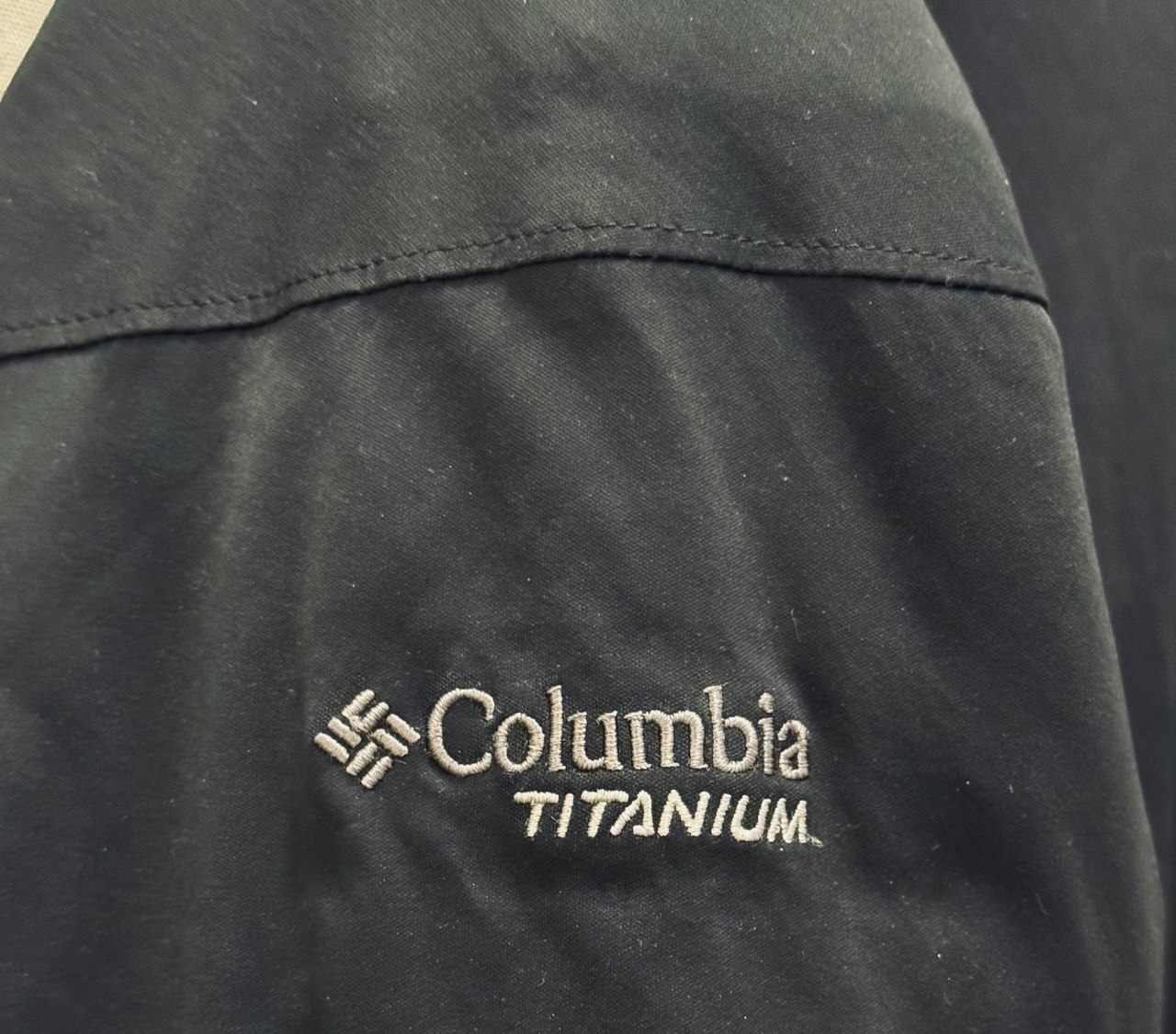 Columbia Titanium Men’s Jacket – Black with Red Zippers - photo 4