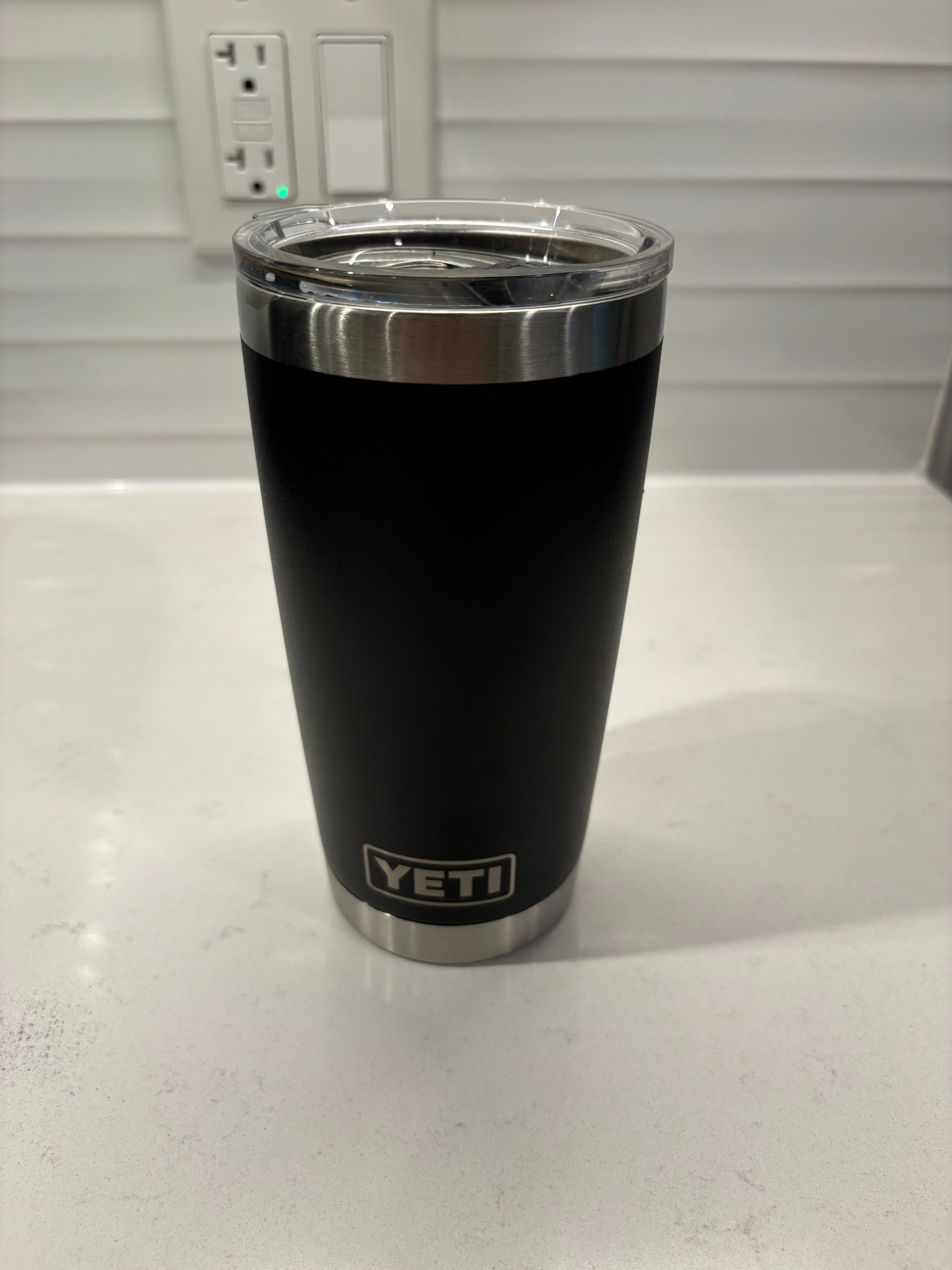 YETI Rambler 20 oz Tumbler – Black with MagSlider Lid