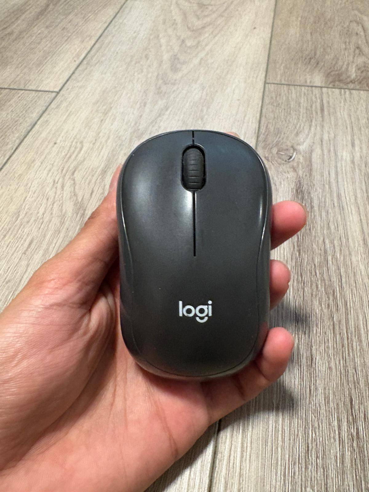 Logitech SilentTouch Wireless Keyboard & Mouse Combo - photo 2