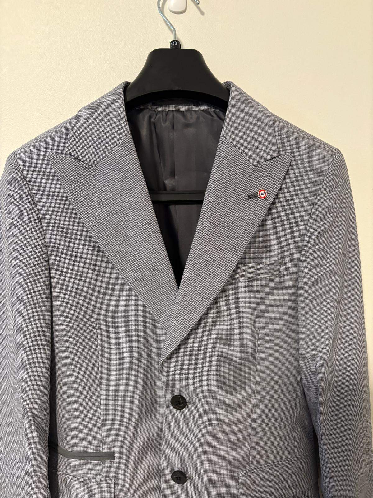 Tip Top Men’s Grey Blazer – Size 34S – Moving Sale - photo 2