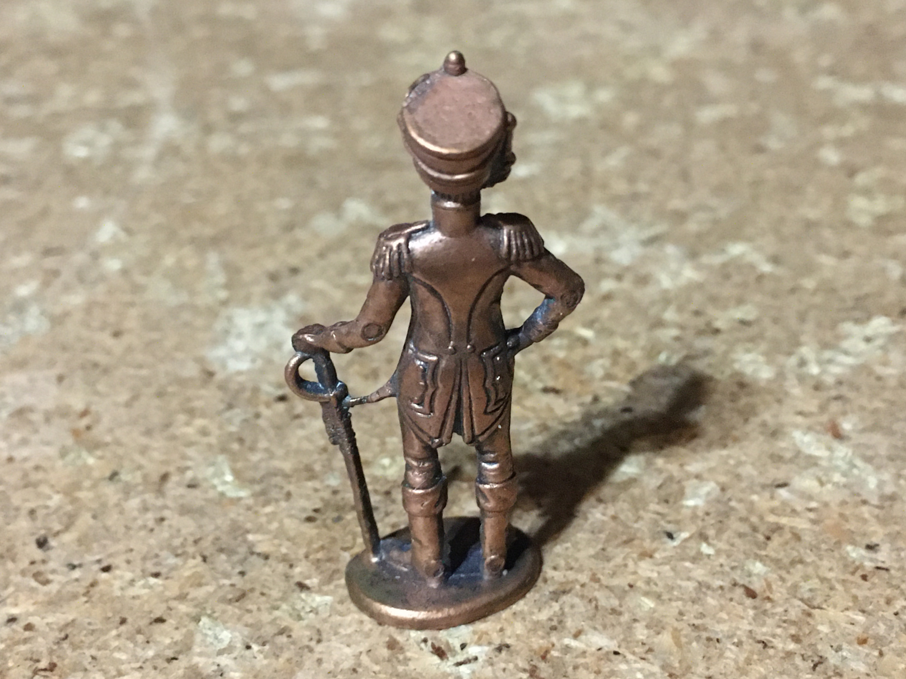 VINTAGE METAL MILITARY TINY SOLDIER FIGURE COPPER COLOR - photo 2