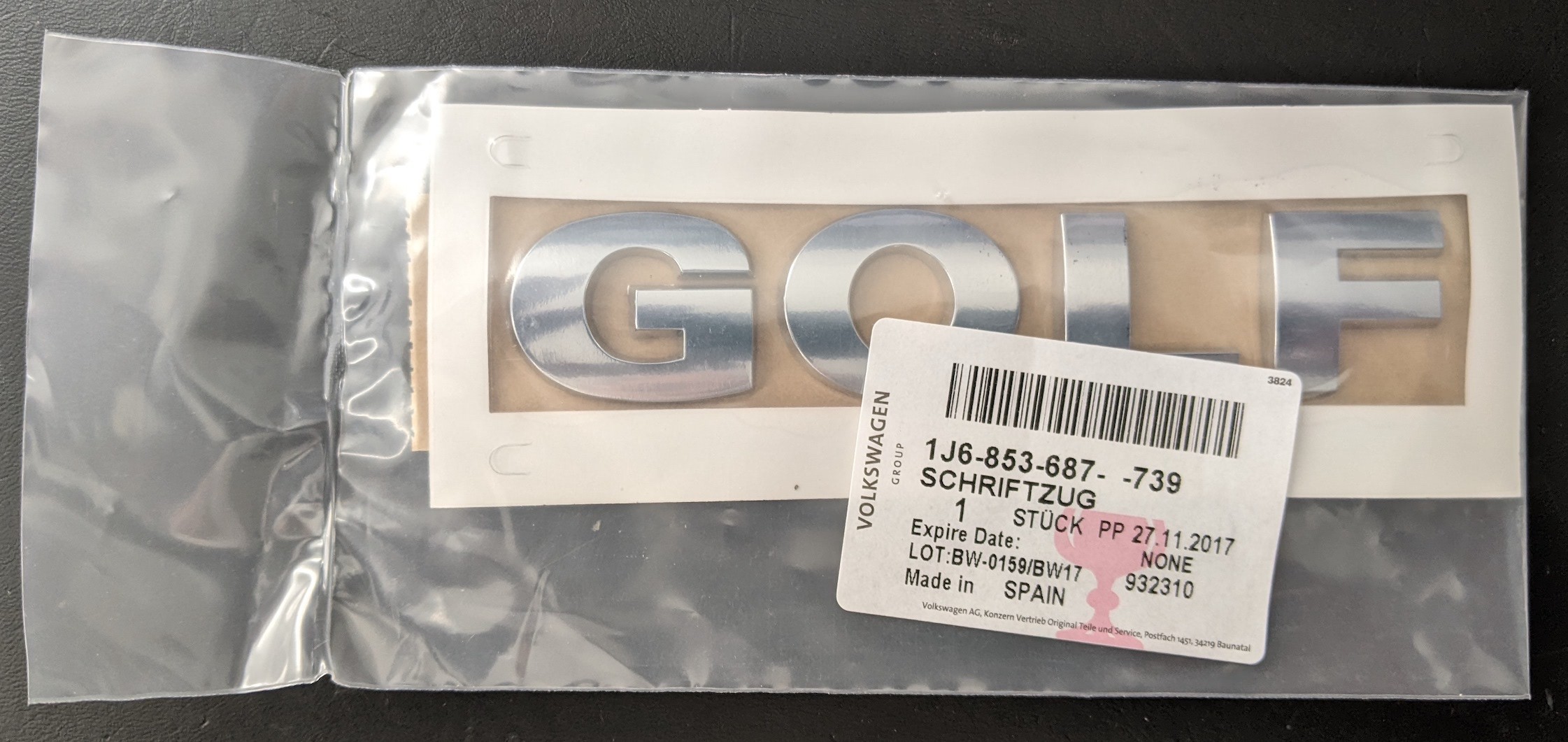 Volkswagen Golf Emblem Badge 1J6-853-687