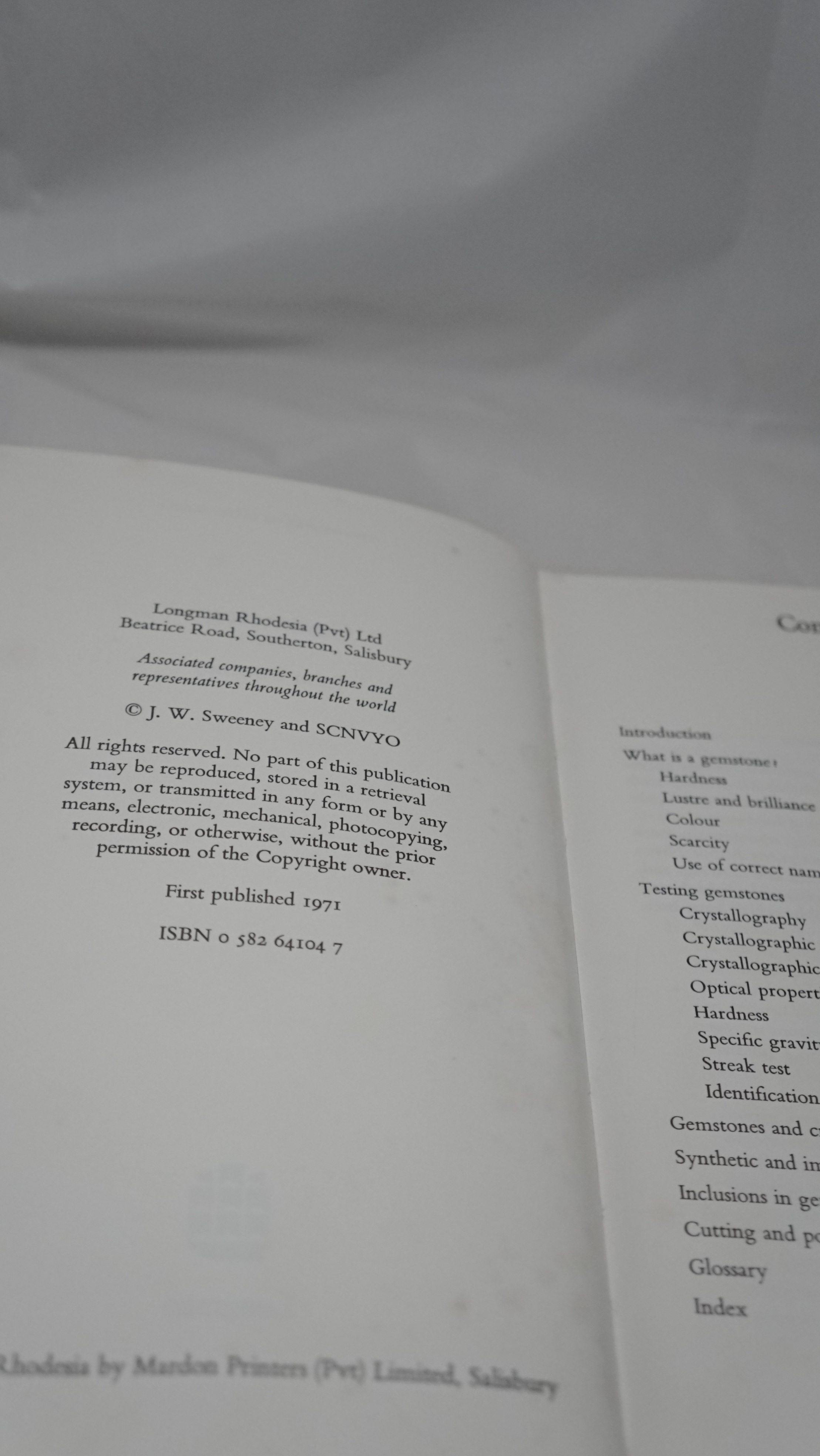 Gemmology John Sweeney Bundu Series 1971 Longman Rhodesia Paperb - photo 3