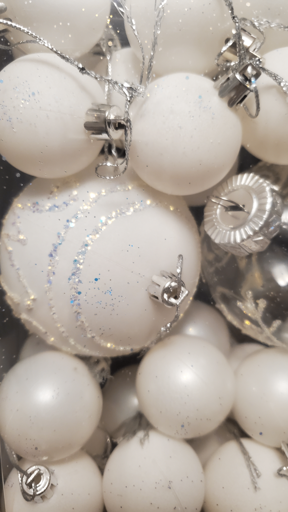 White Shatterproof Christmas Ball Ornaments - 44Pcs - photo 4