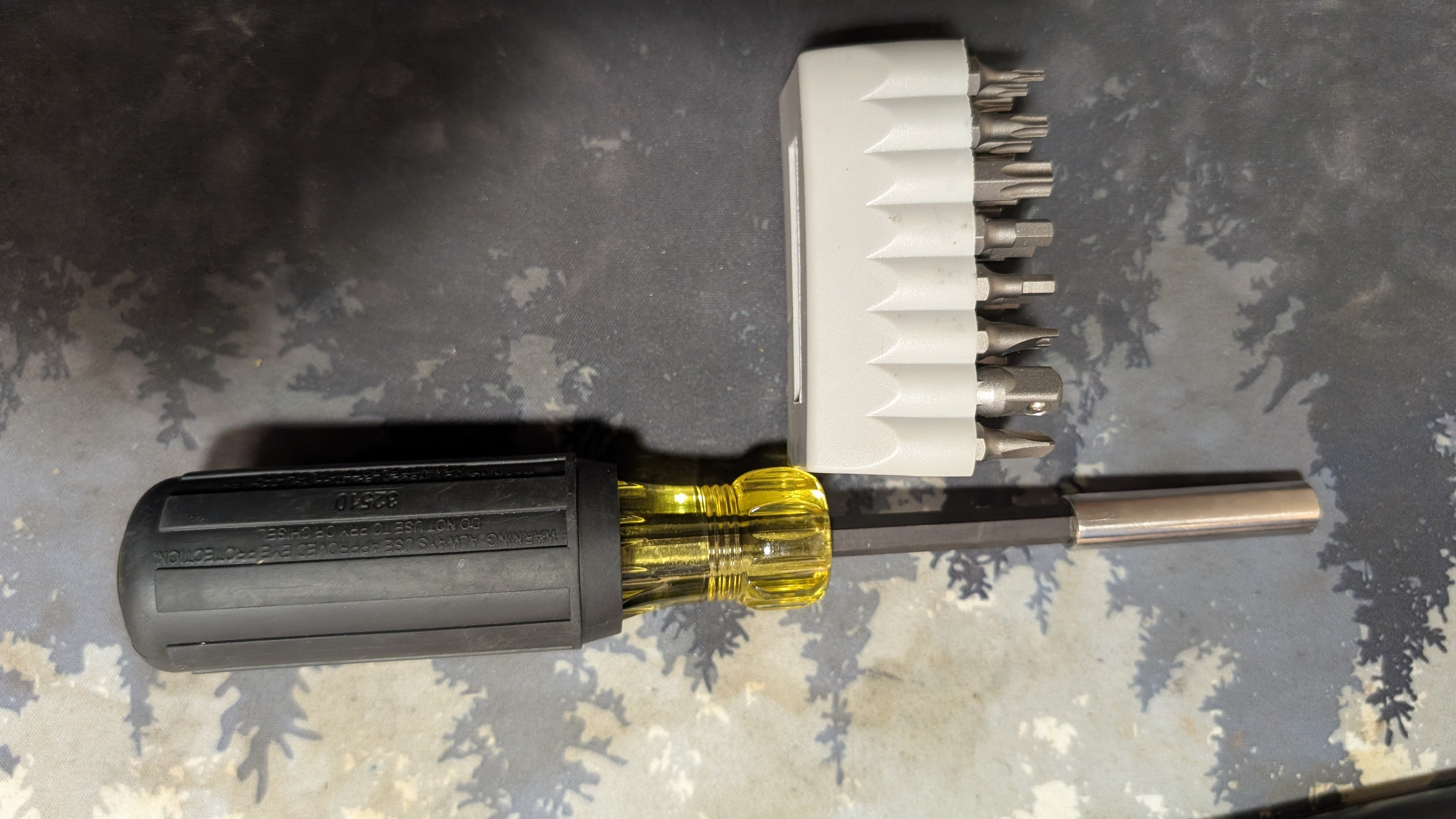Klein Tools 32510 Magnetic Multibit Screwdriver