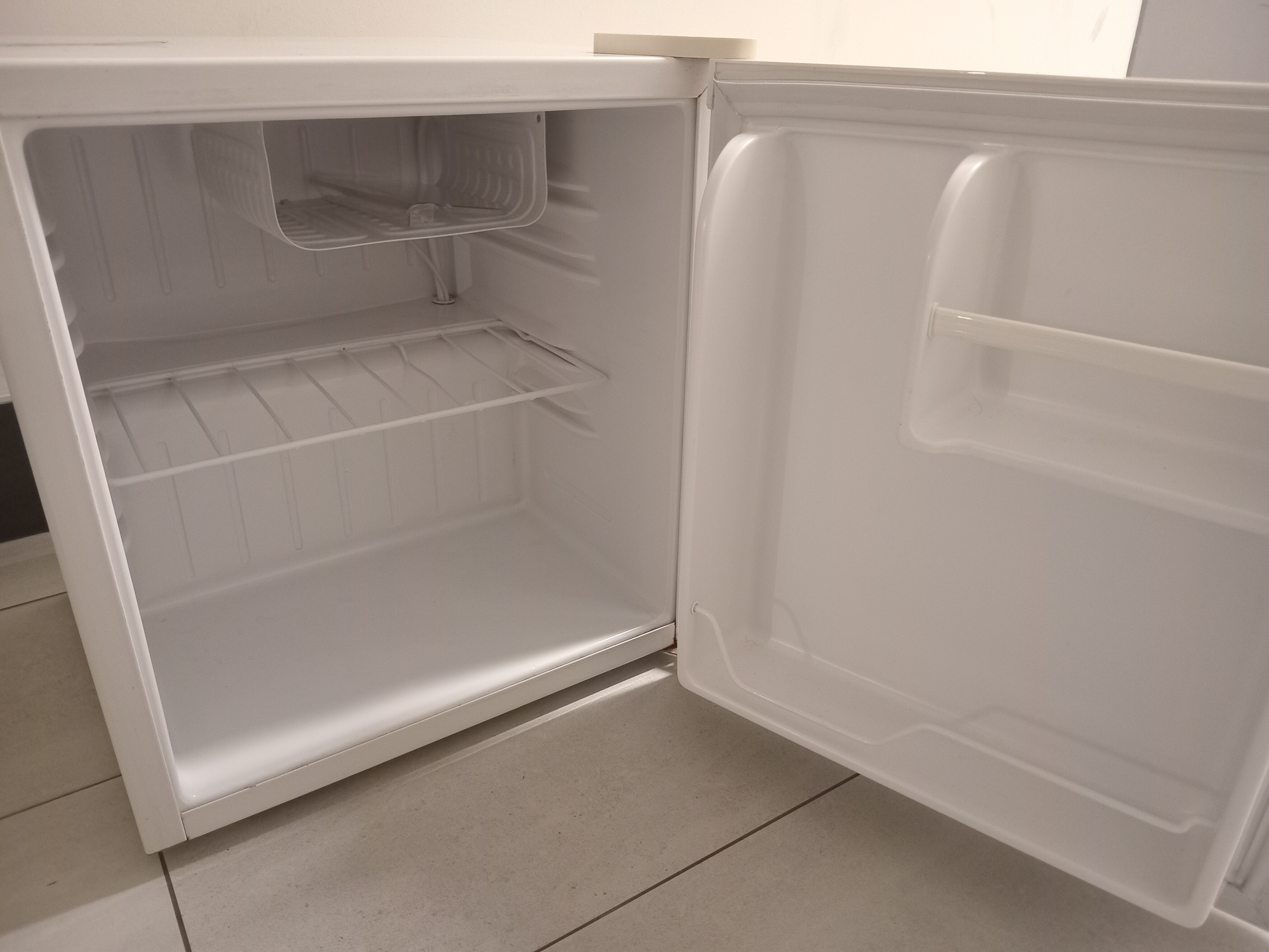 Mini Fridge (1.7 cubic foot) - photo 2