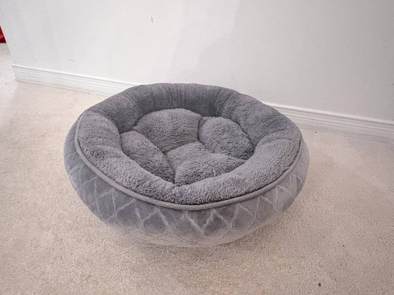Round Plush Pet Bed – Grey Donut Cuddler
