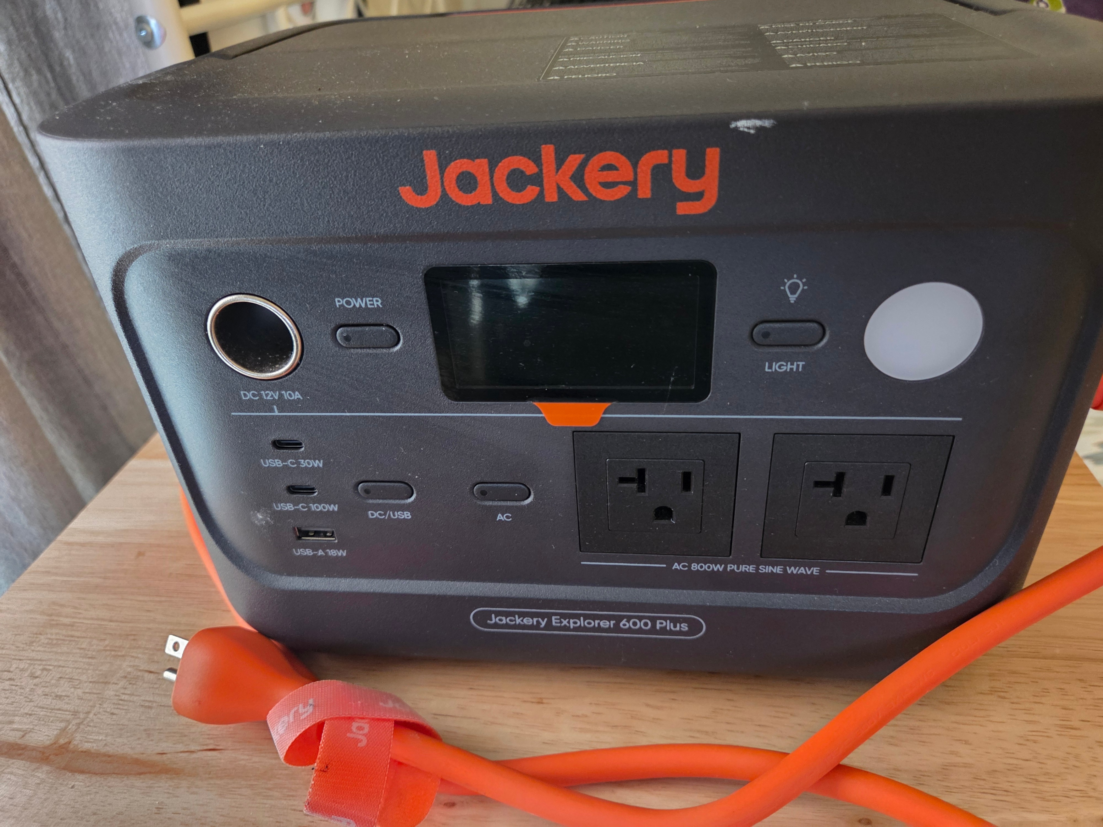 Jackery Explorer 600 Plus