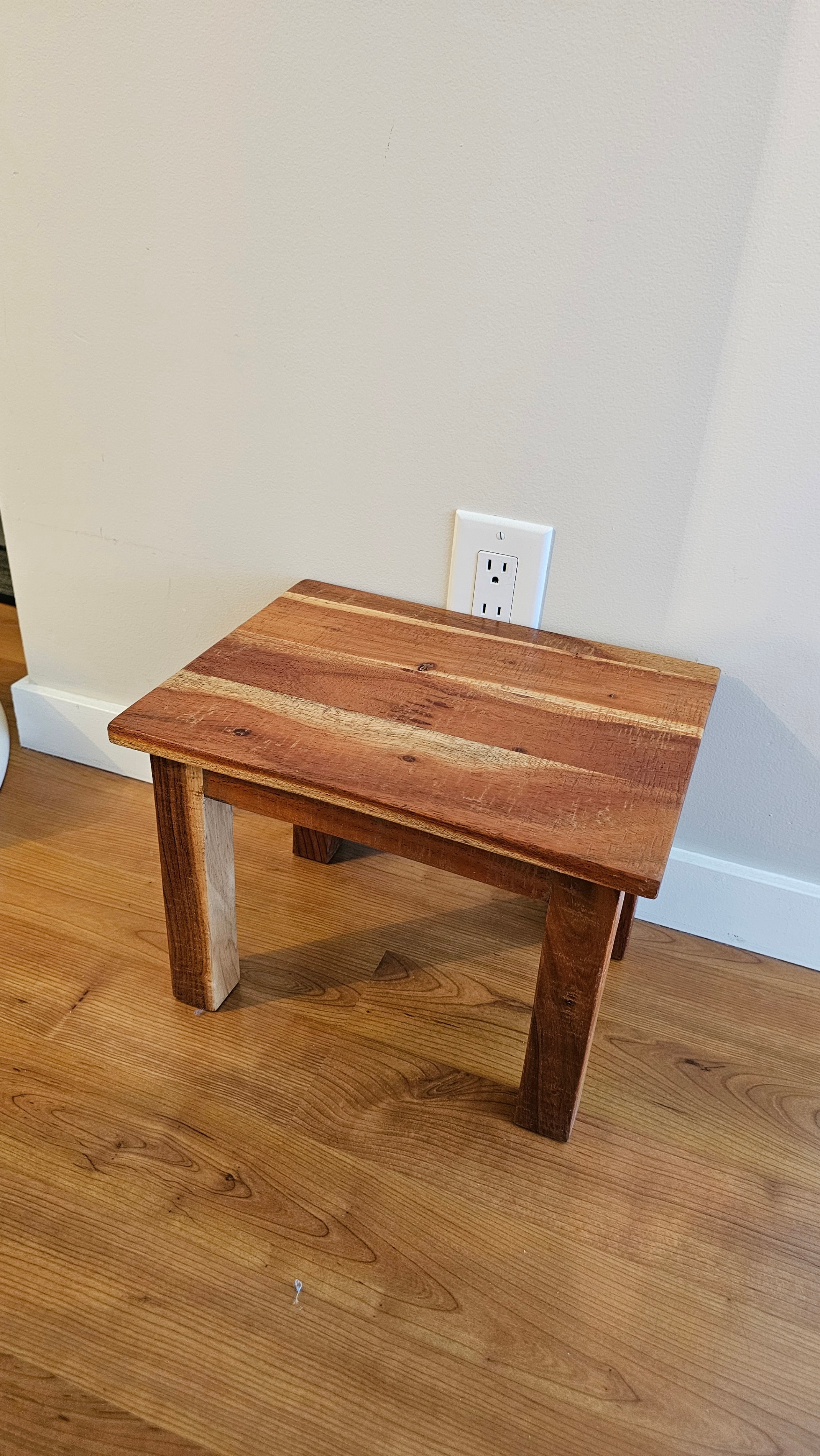Stepping stool - photo 2