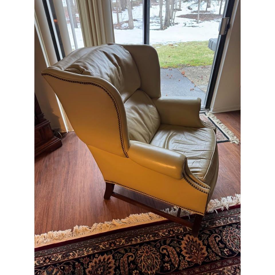Classic Leather Mahogany Chippendale Wingback Chair - photo 3