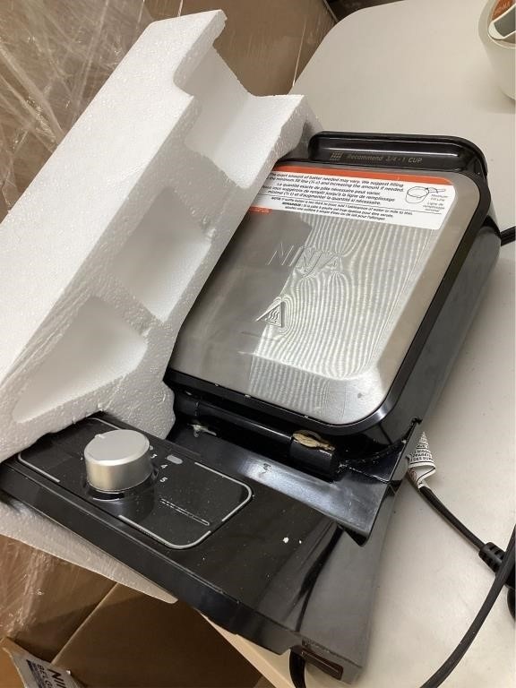 Ninja Belgian Waffle Maker BW1000C - photo 4